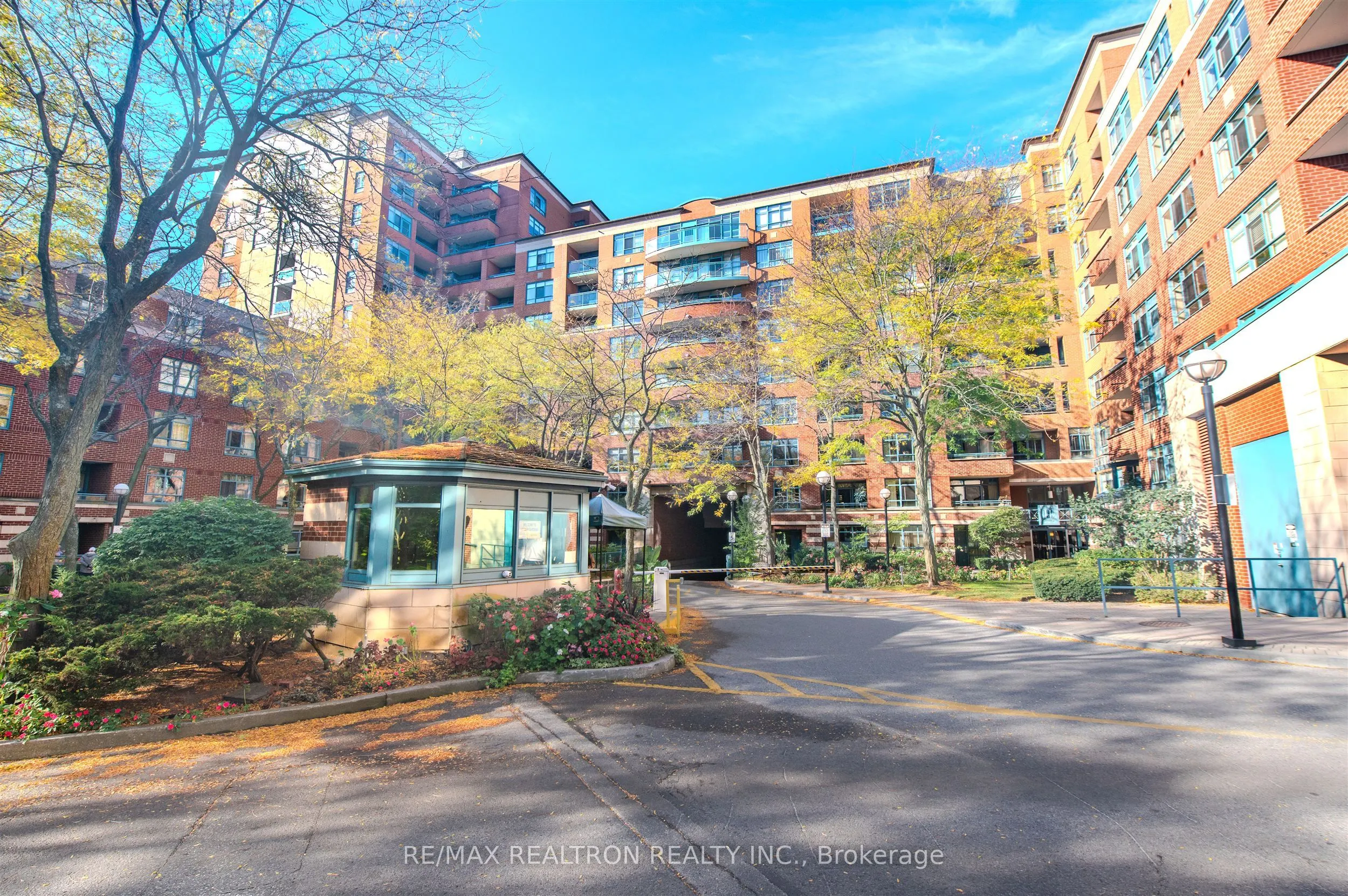 1091 Kingston Road, #429