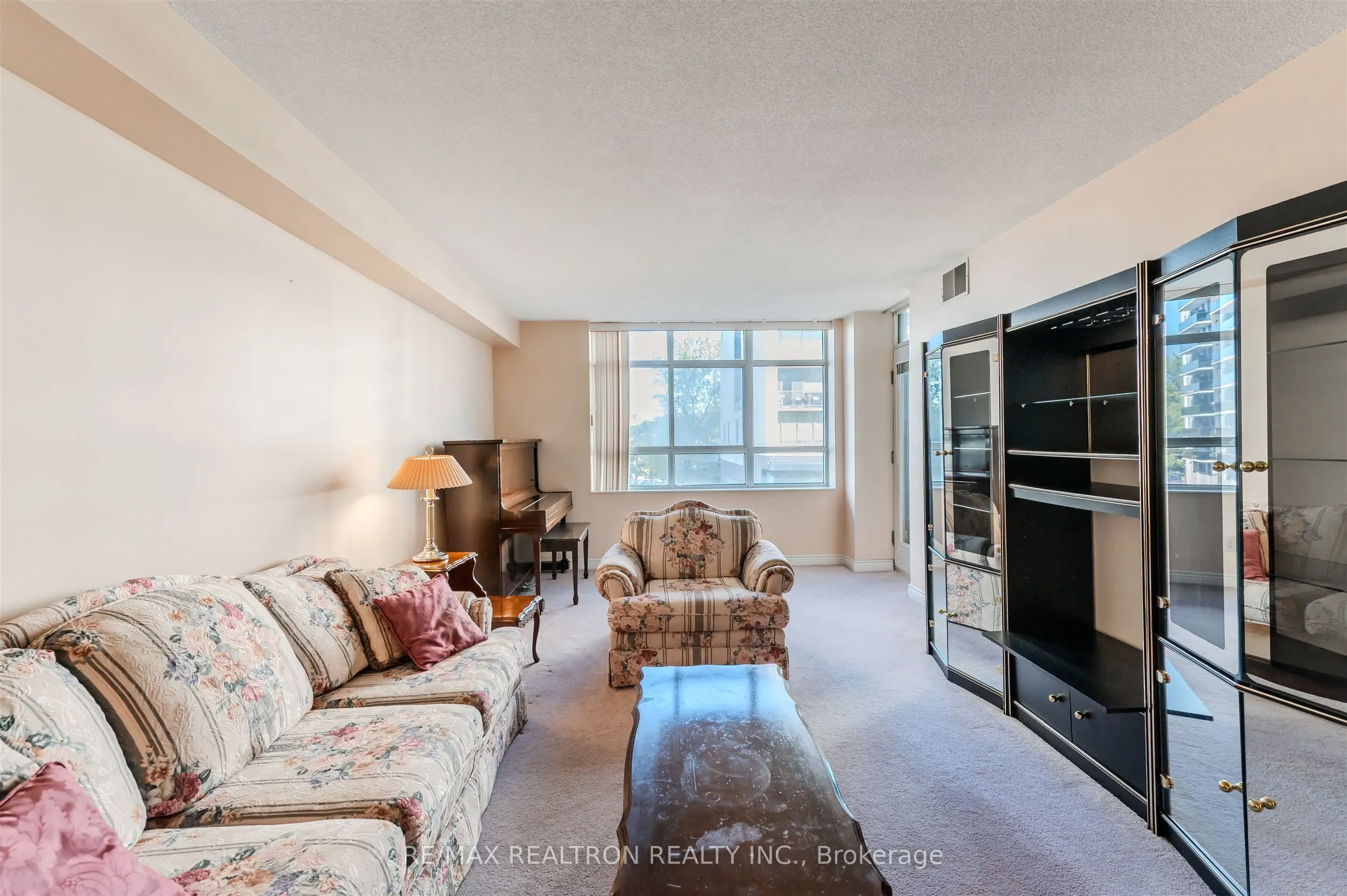 1091 Kingston Road, #429