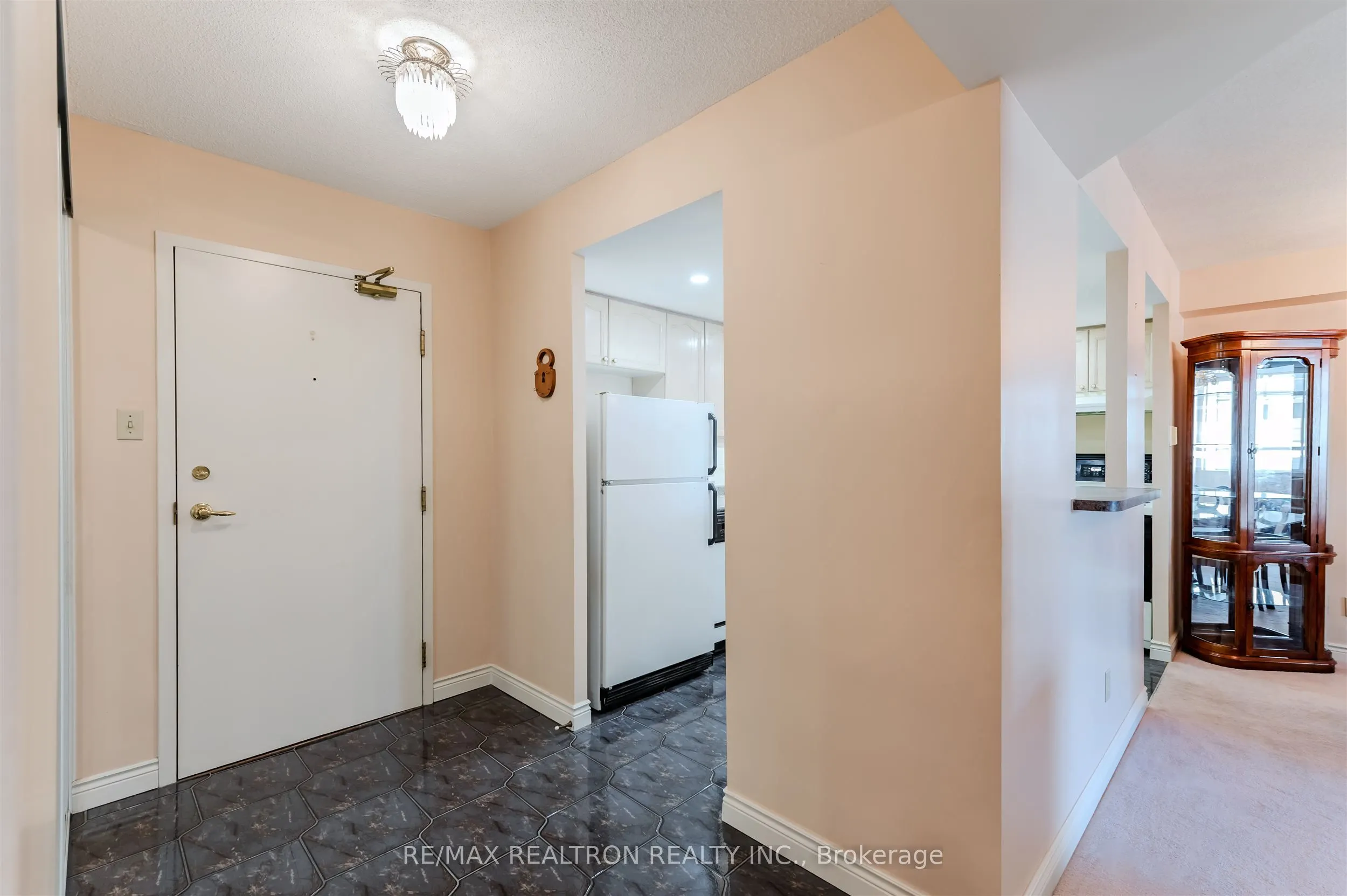 1091 Kingston Road, #429
