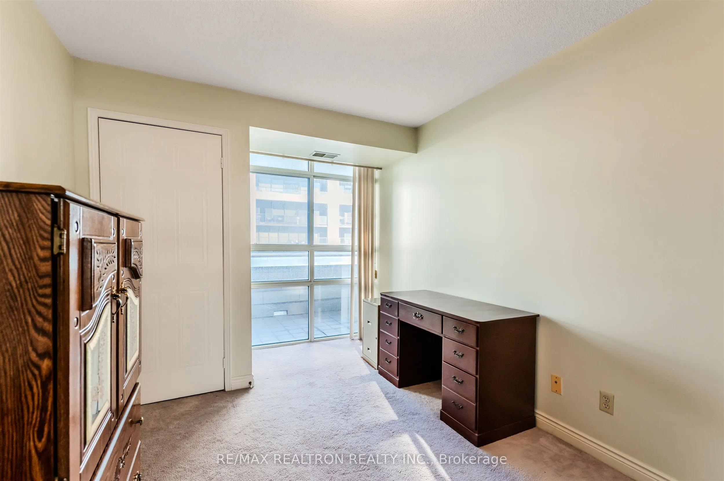 1091 Kingston Road, #429