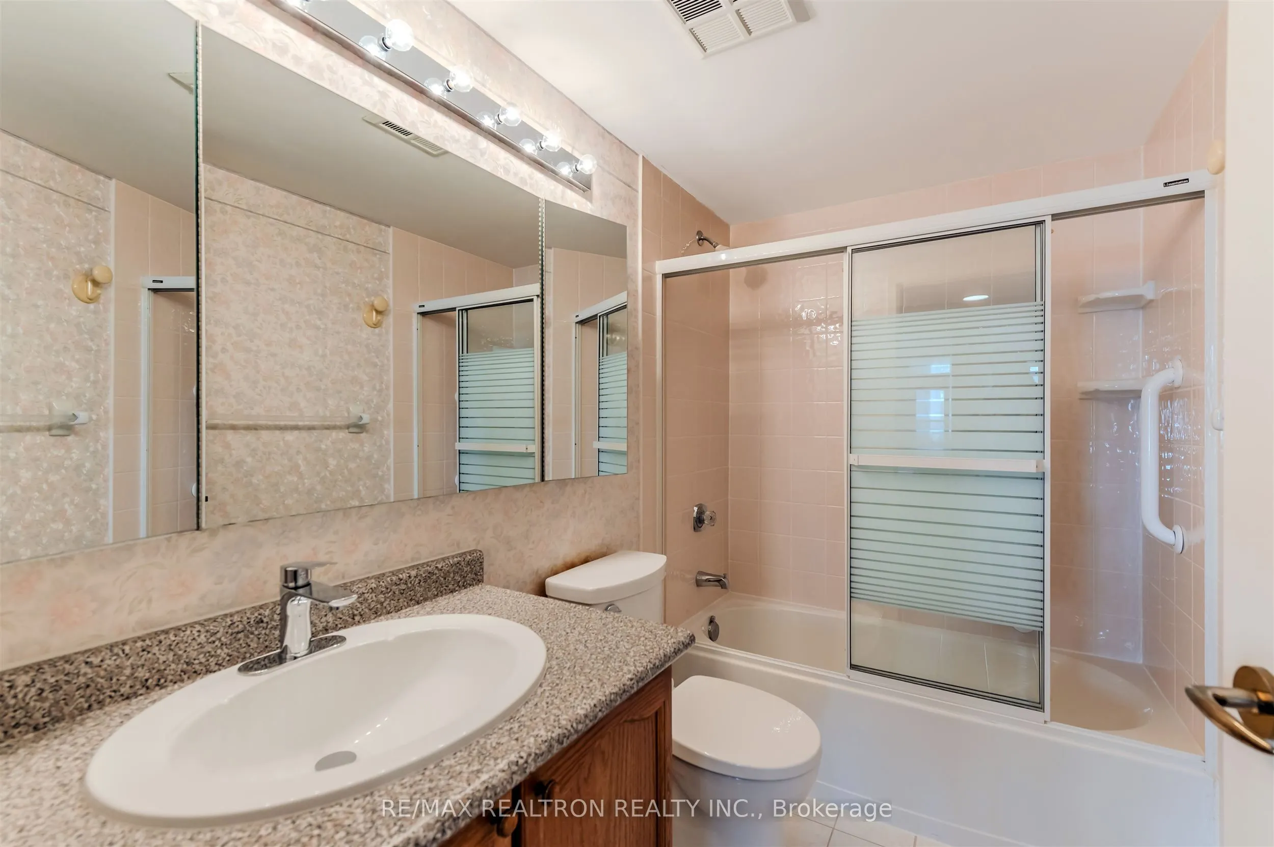 1091 Kingston Road, #429