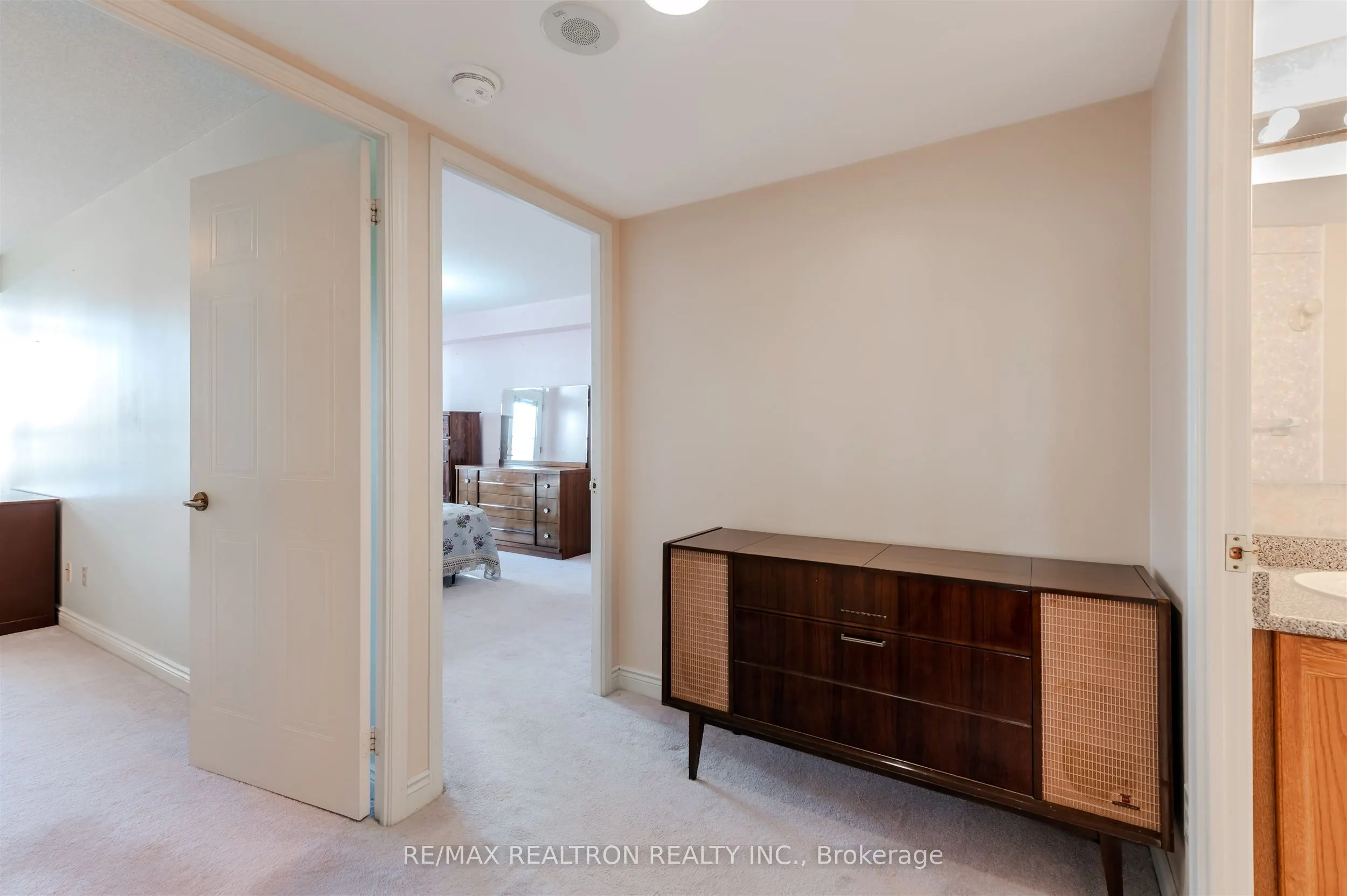 1091 Kingston Road, #429