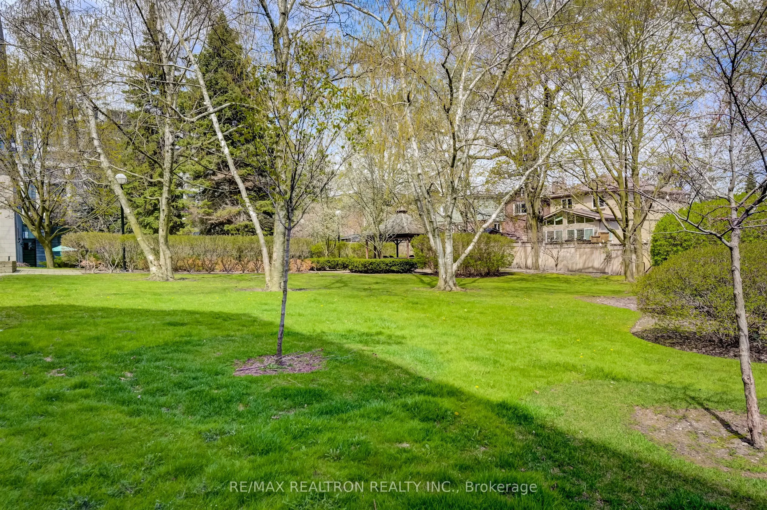 1091 Kingston Road, #429