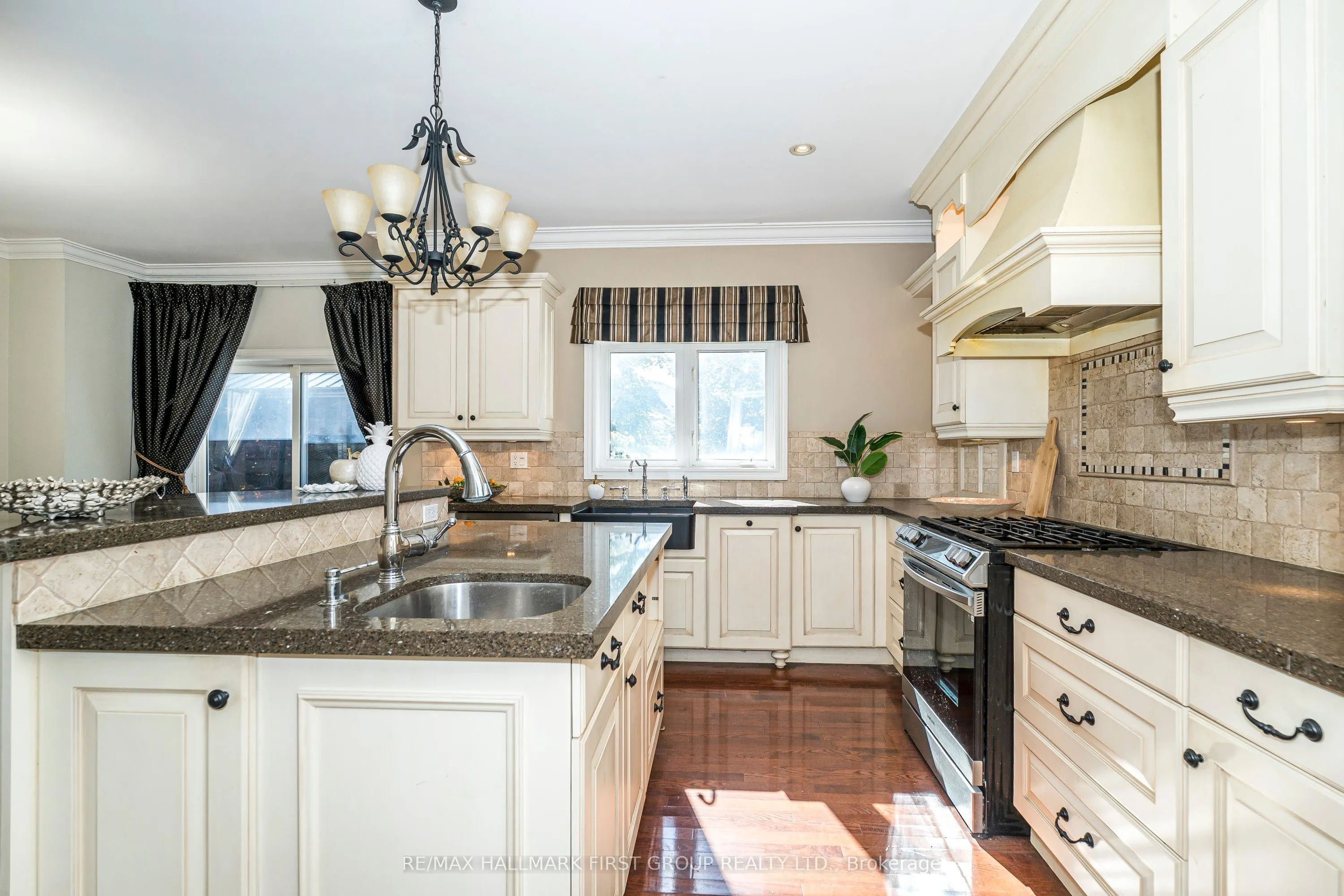 24 Portelli Crescent