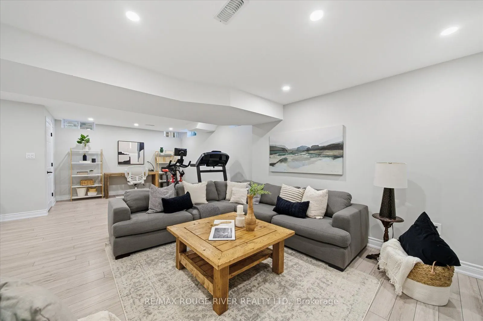 245 Blackwell Crescent