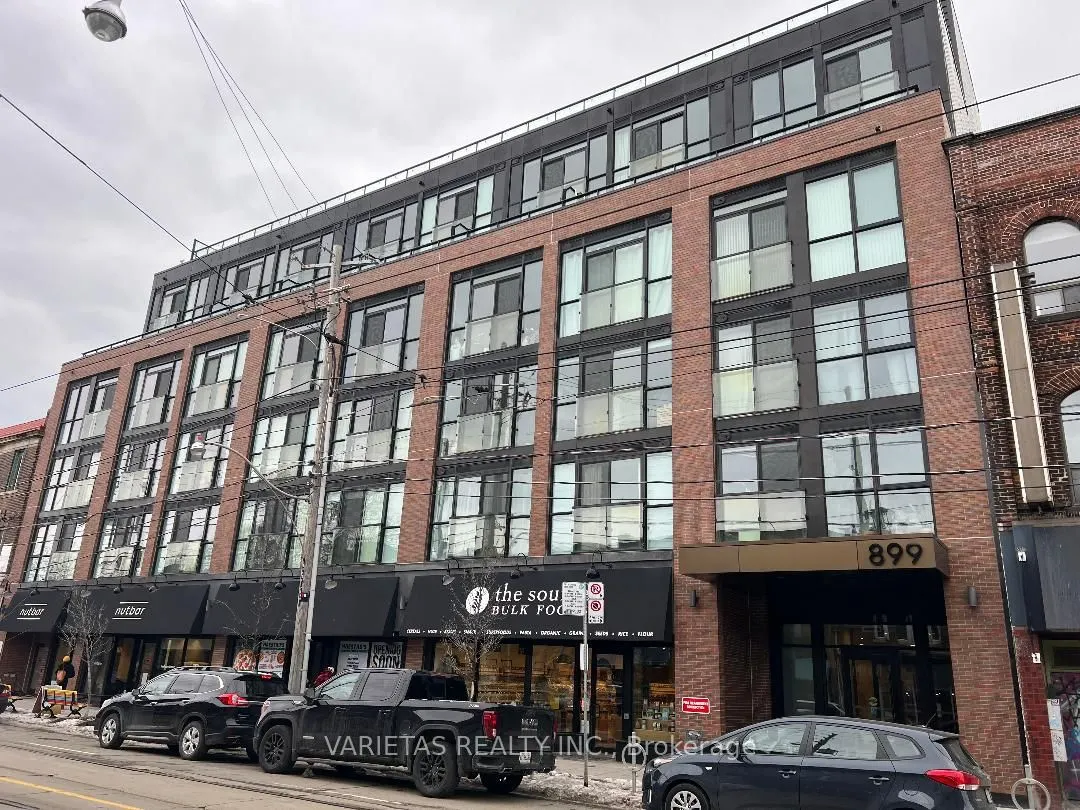899 Queen Street E, #301
