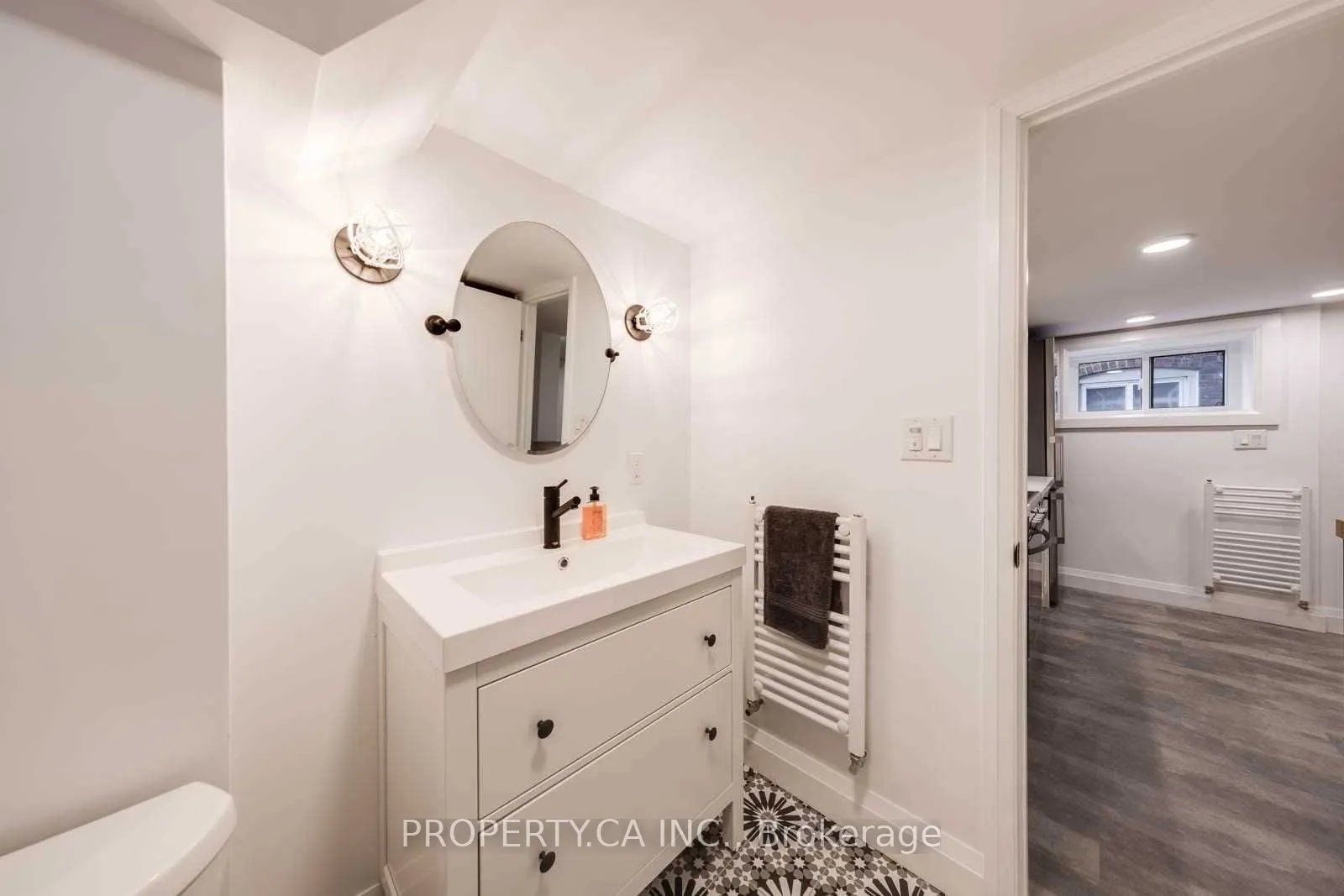 1061 Logan Avenue, #Lower