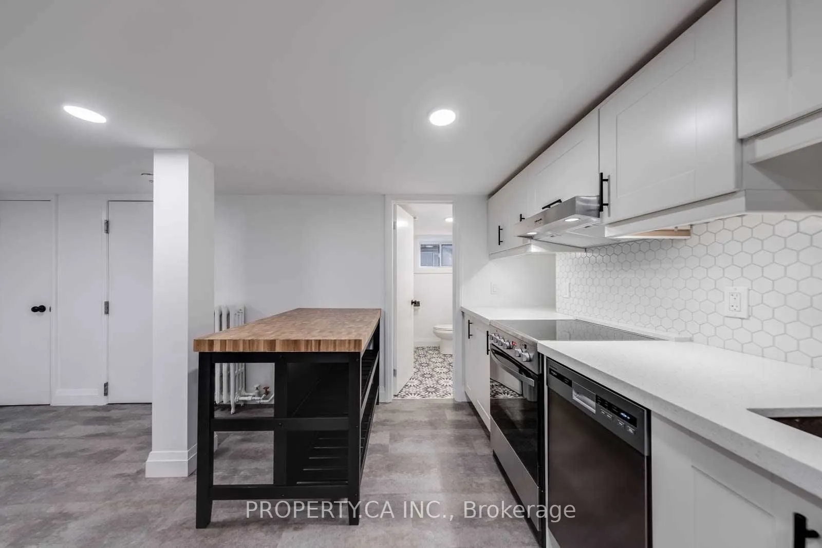 1061 Logan Avenue, #Lower