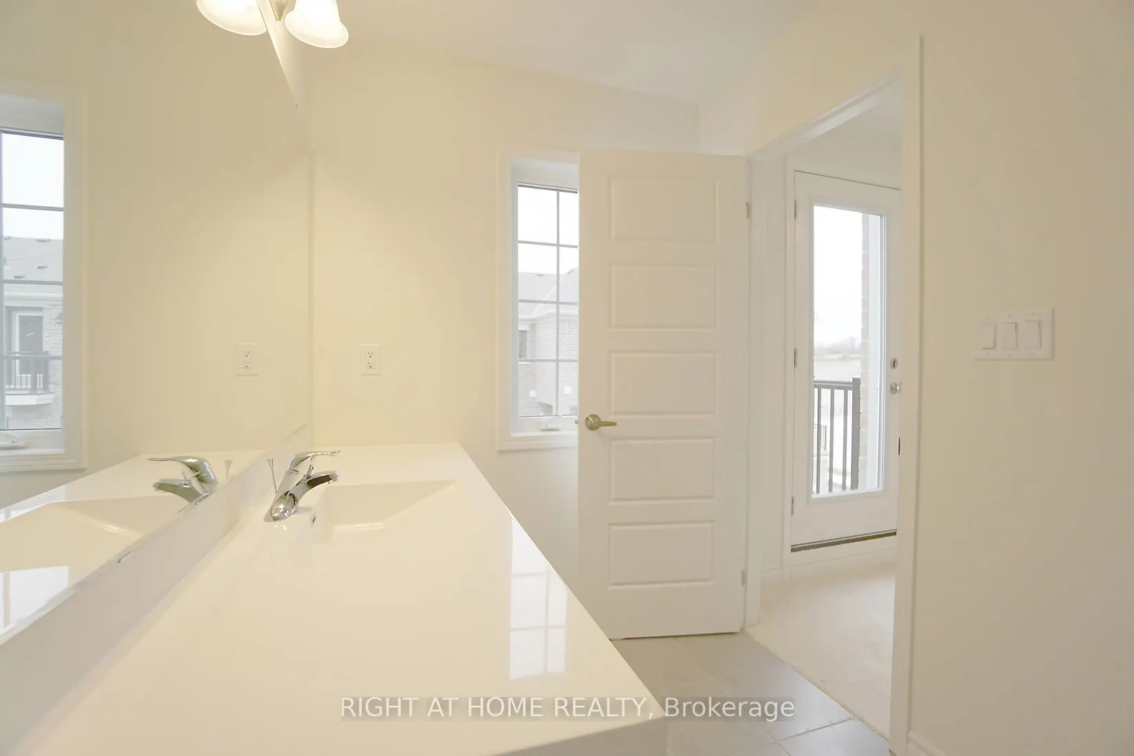 3328 Thunderbird Promenade E