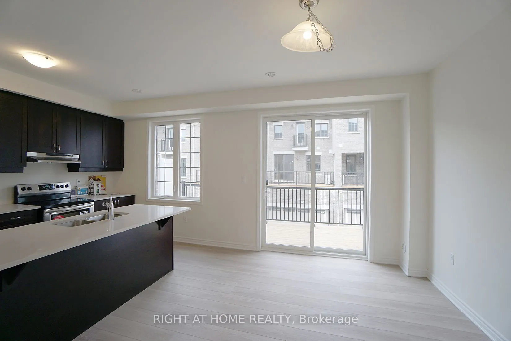 3328 Thunderbird Promenade E