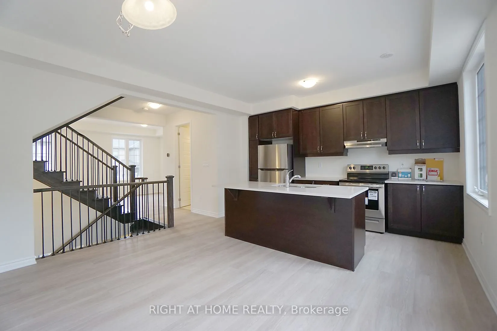 3328 Thunderbird Promenade E