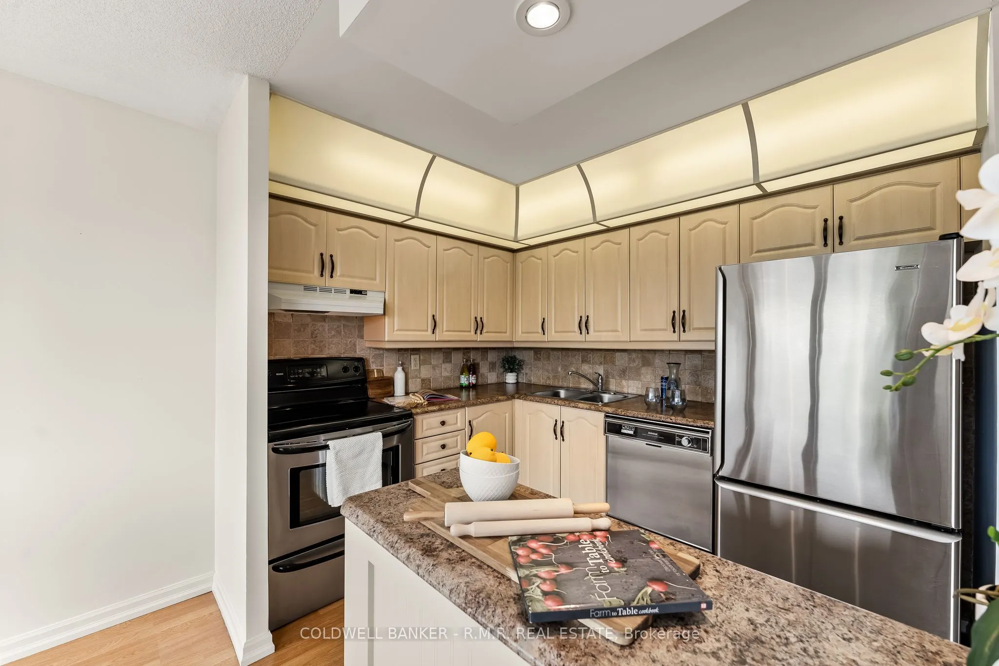 600 Thornton Road N, #PH2
