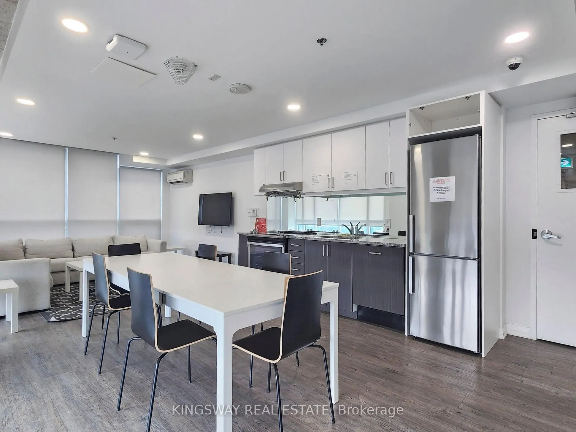 1900 Simcoe Street N, #631