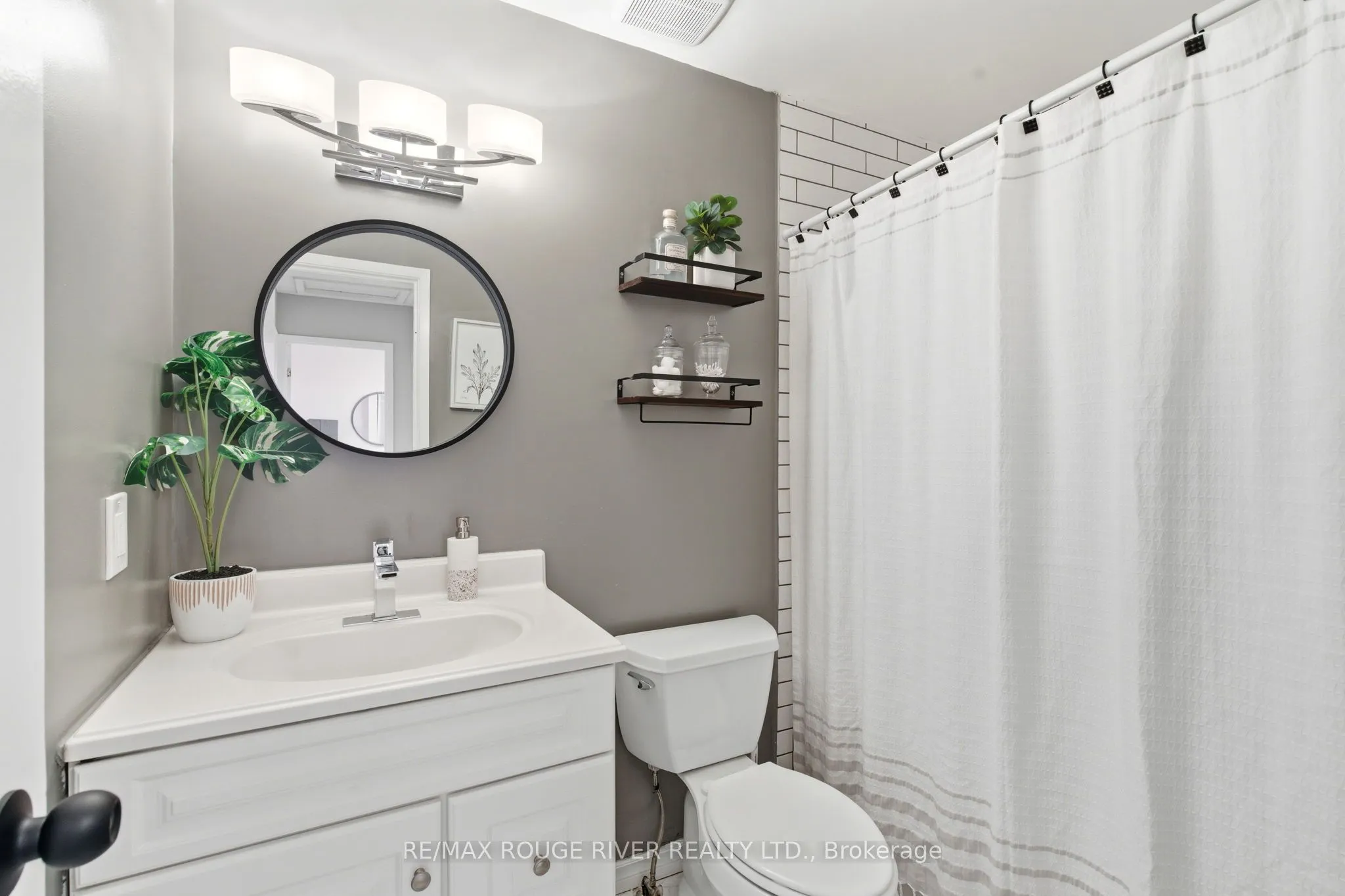 1010 Glen Street, #65