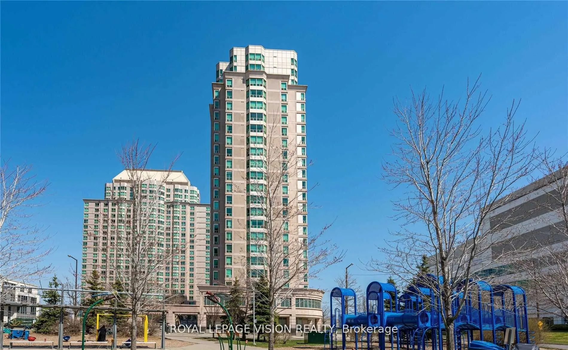 1 Lee Centre Drive, #PH 301