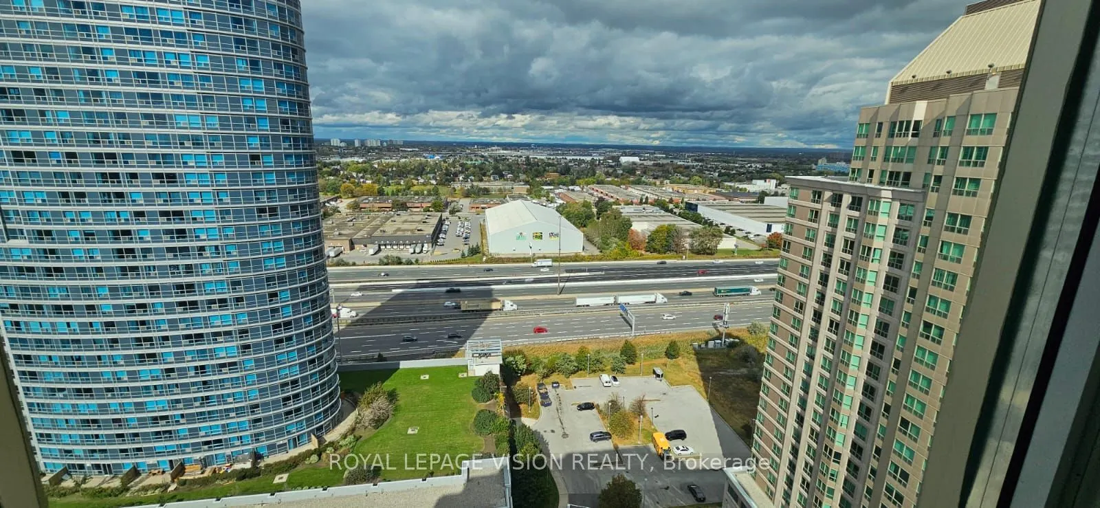 1 Lee Centre Drive, #PH 301
