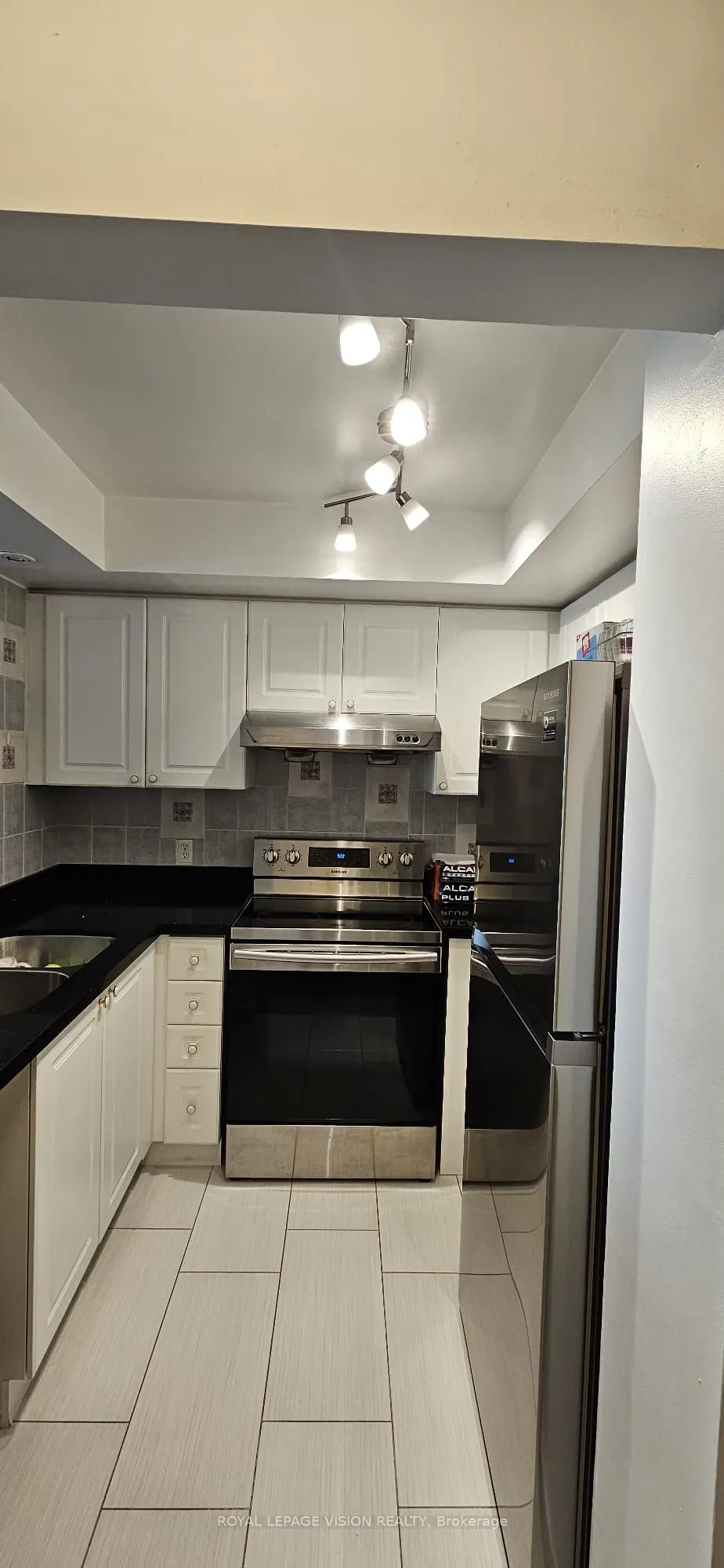 1 Lee Centre Drive, #PH 301