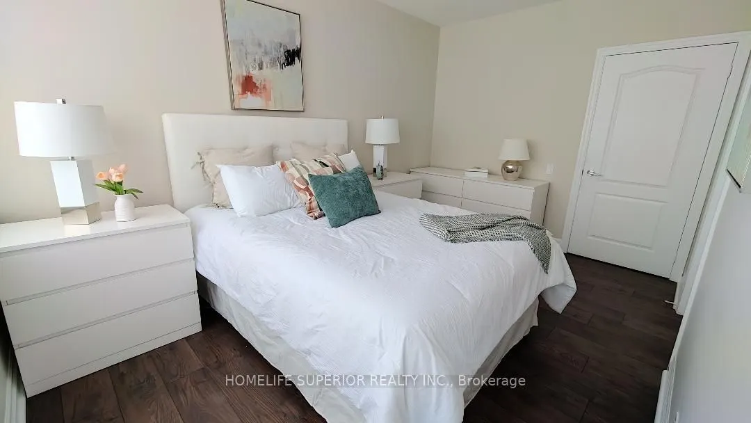44 Bond Street W, #316