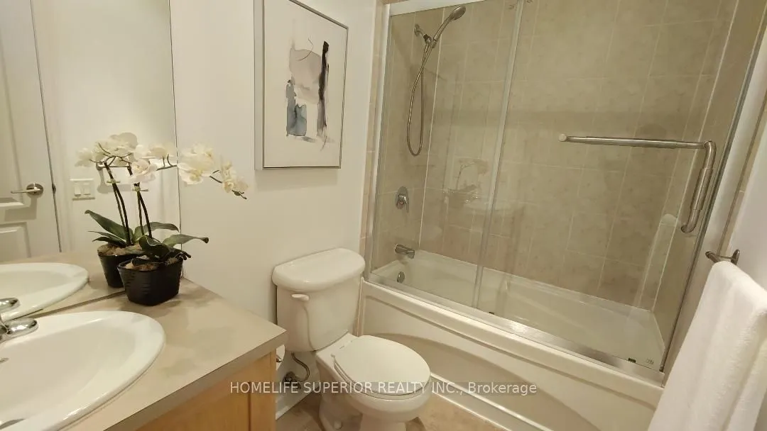 44 Bond Street W, #316