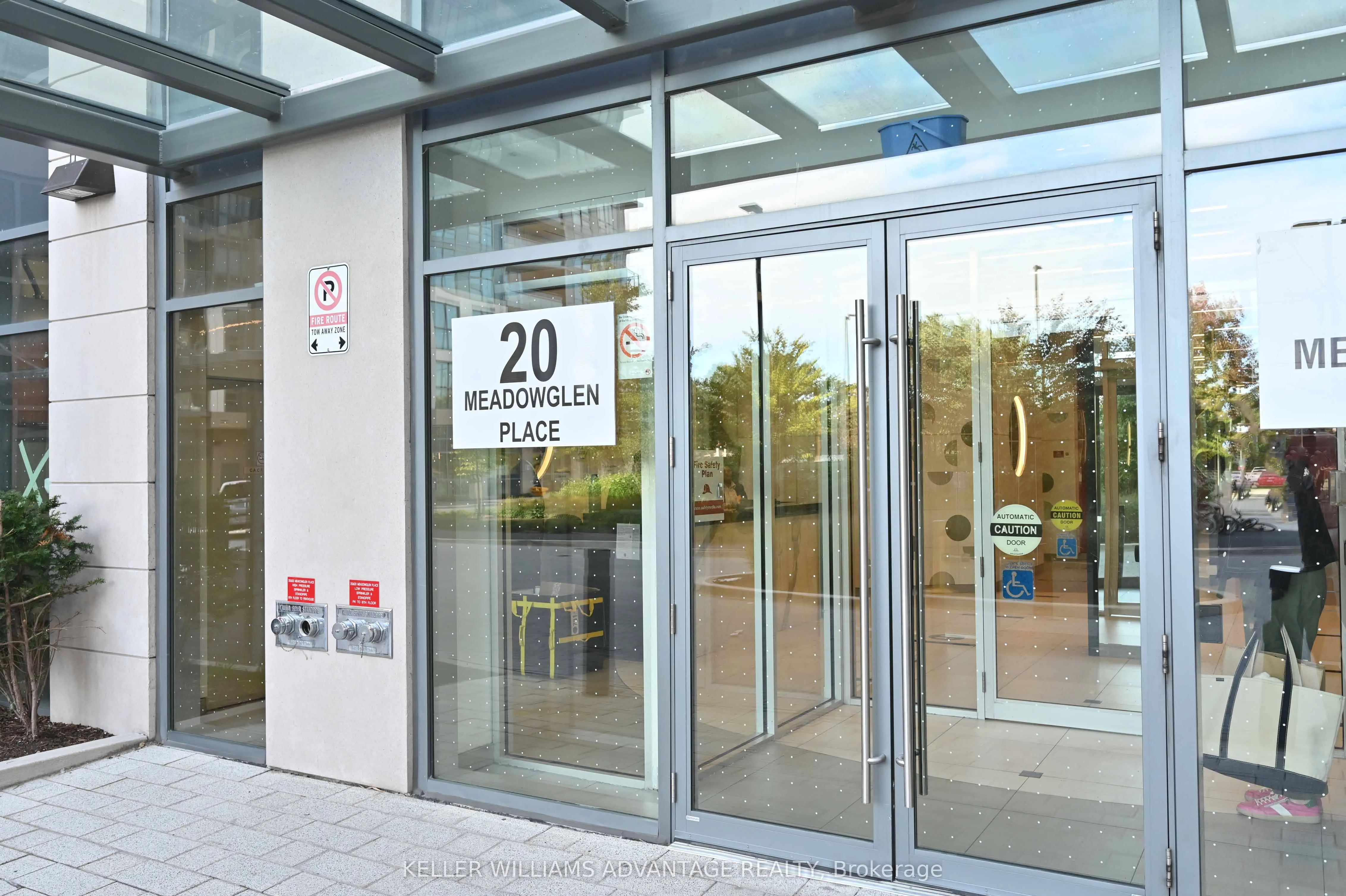20 Meadowglen Place, #728