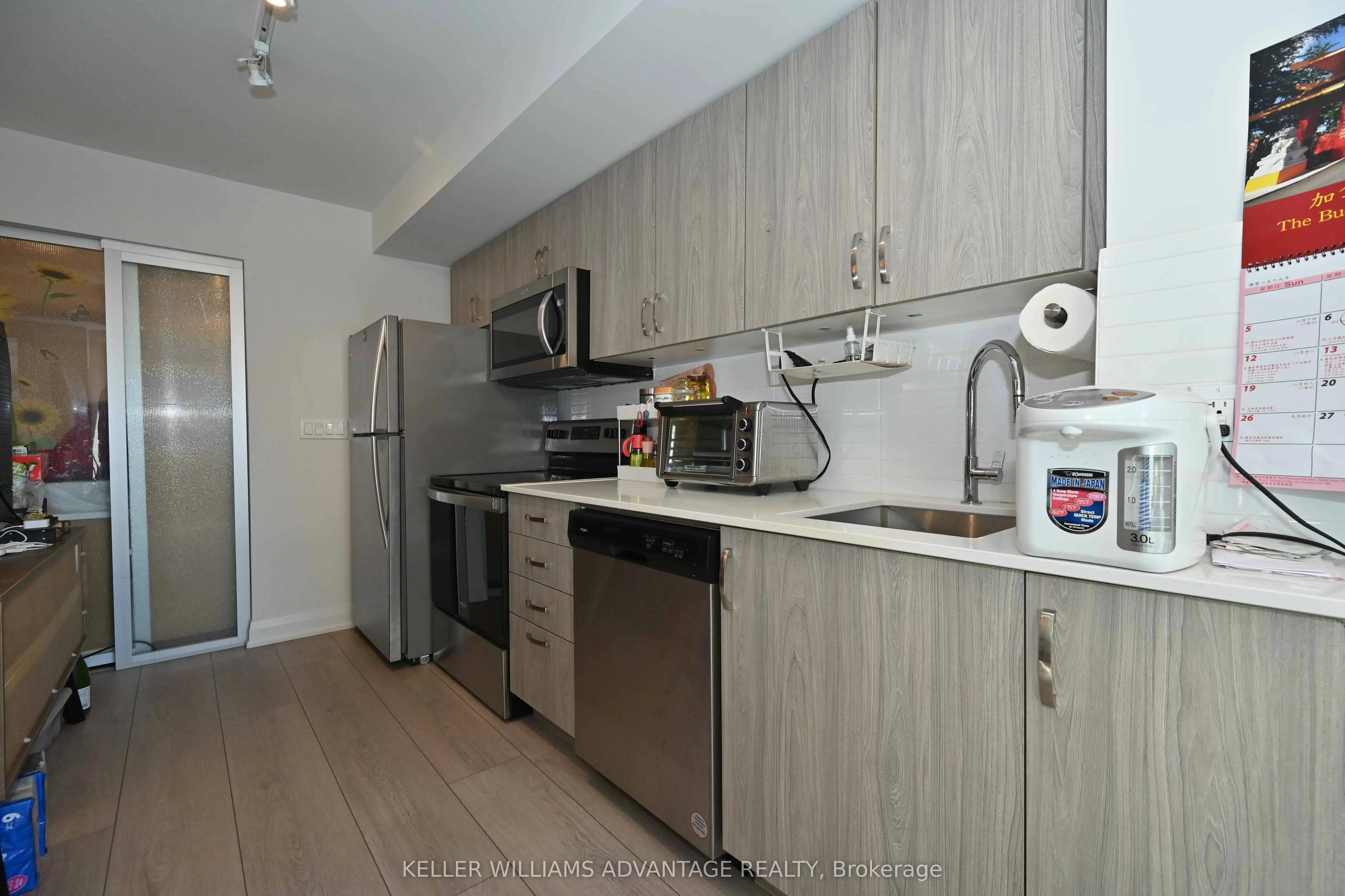 20 Meadowglen Place, #728
