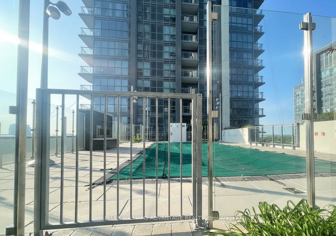 20 Meadowglen Place, #728
