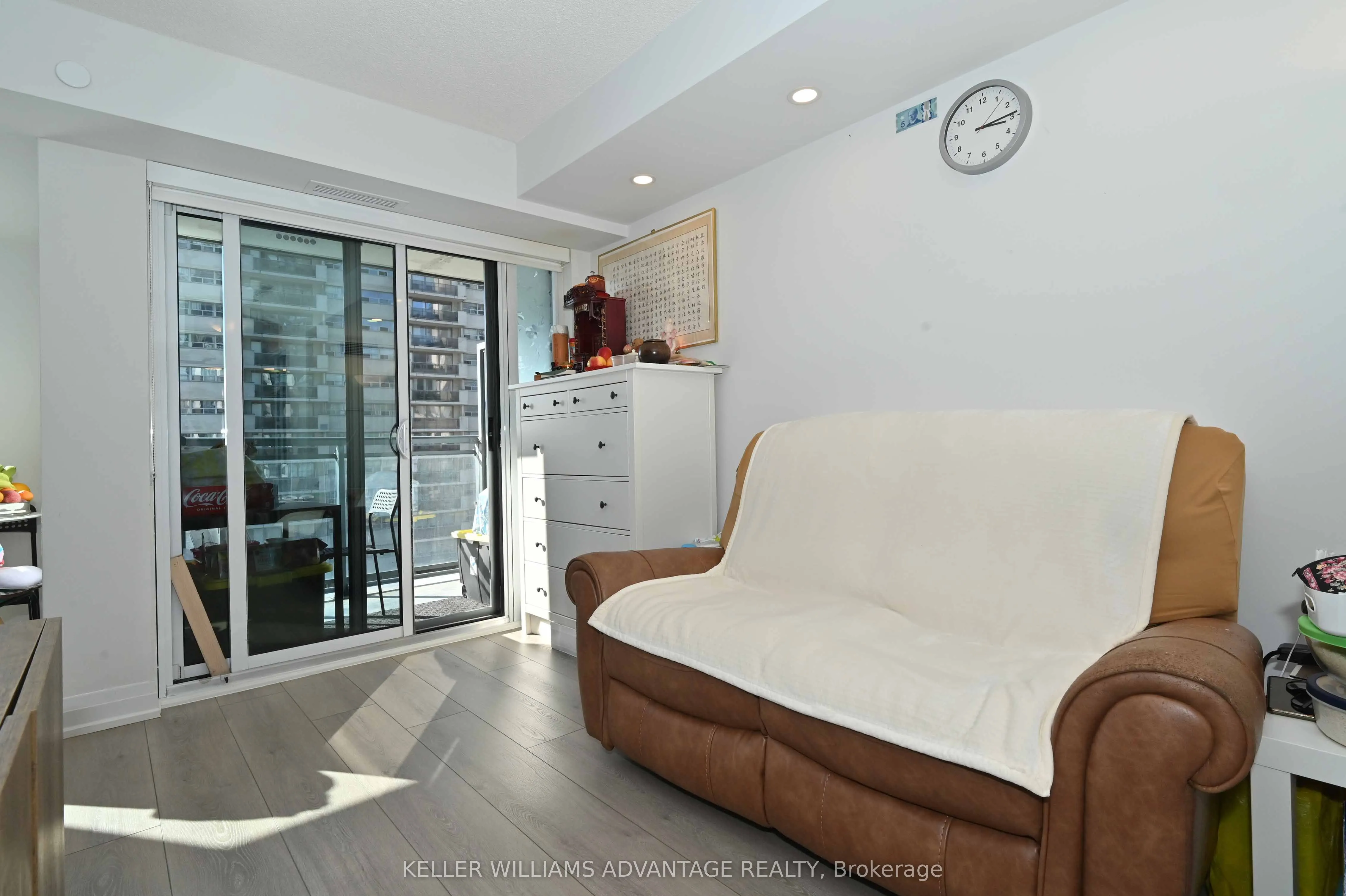 20 Meadowglen Place, #728