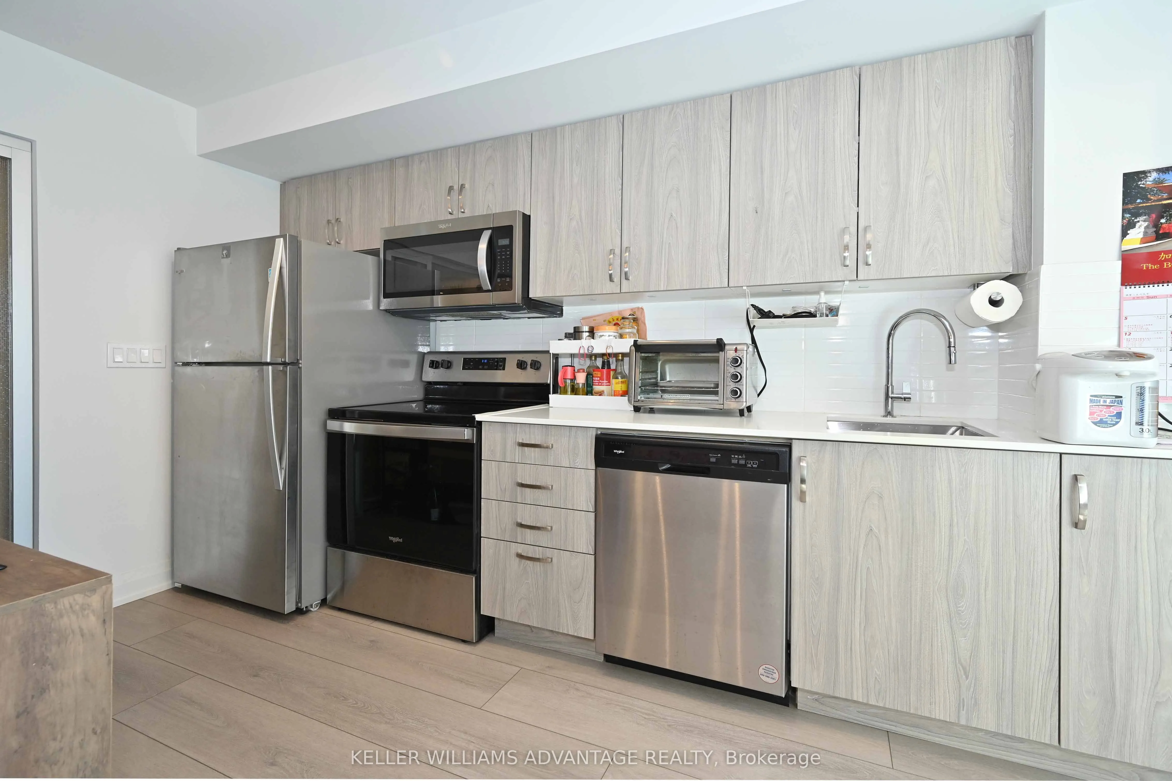 20 Meadowglen Place, #728