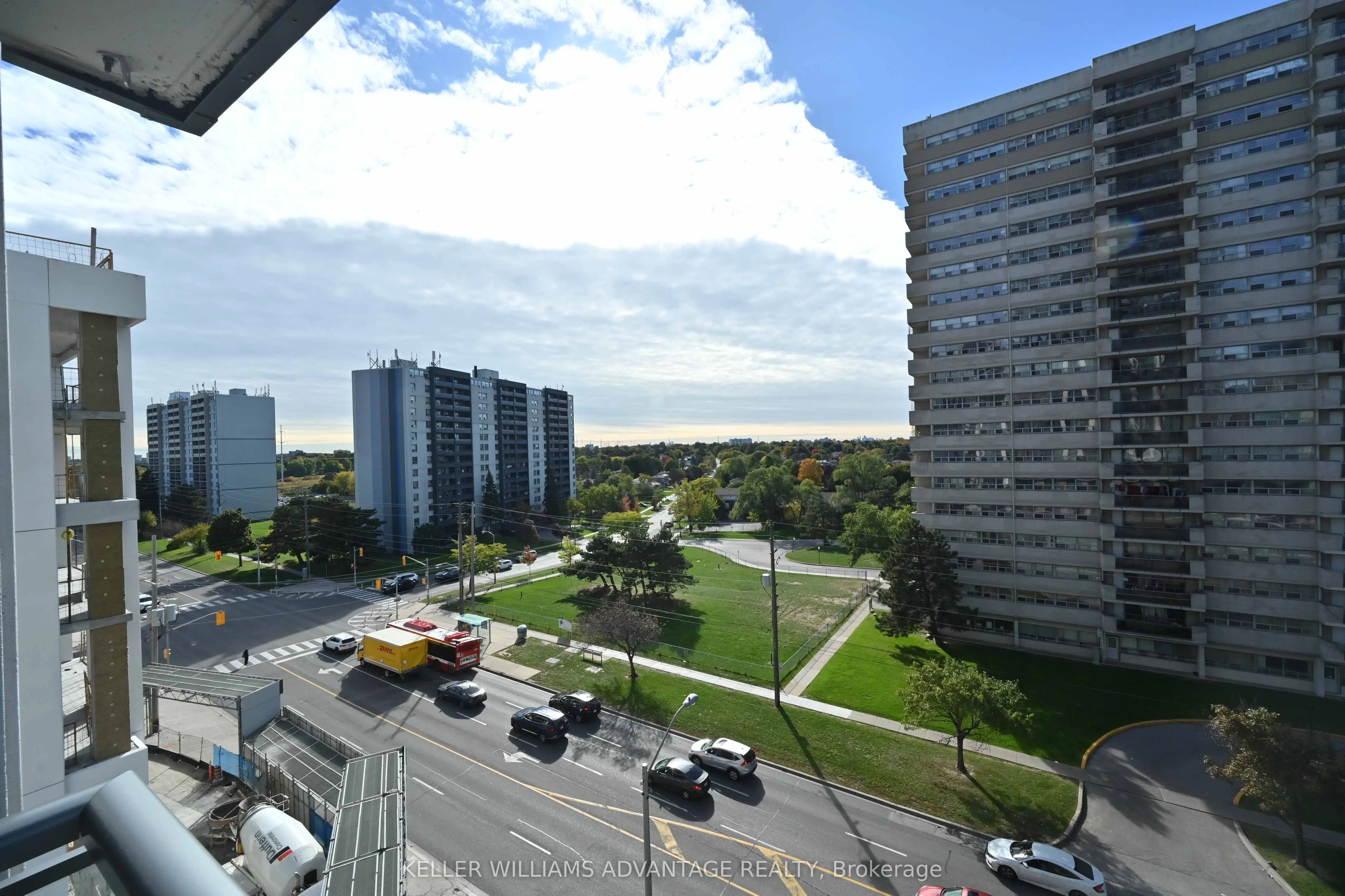 20 Meadowglen Place, #728