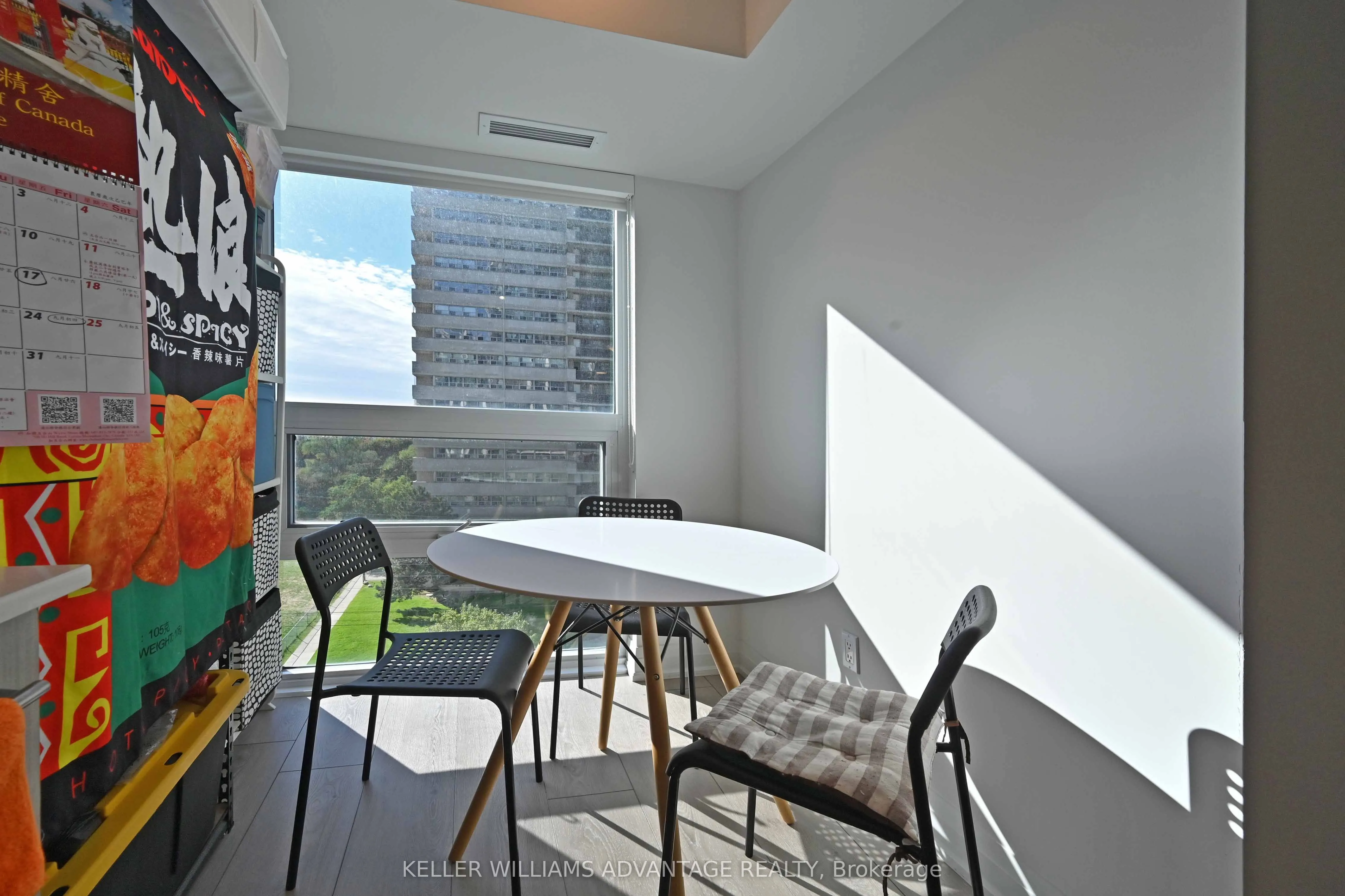 20 Meadowglen Place, #728