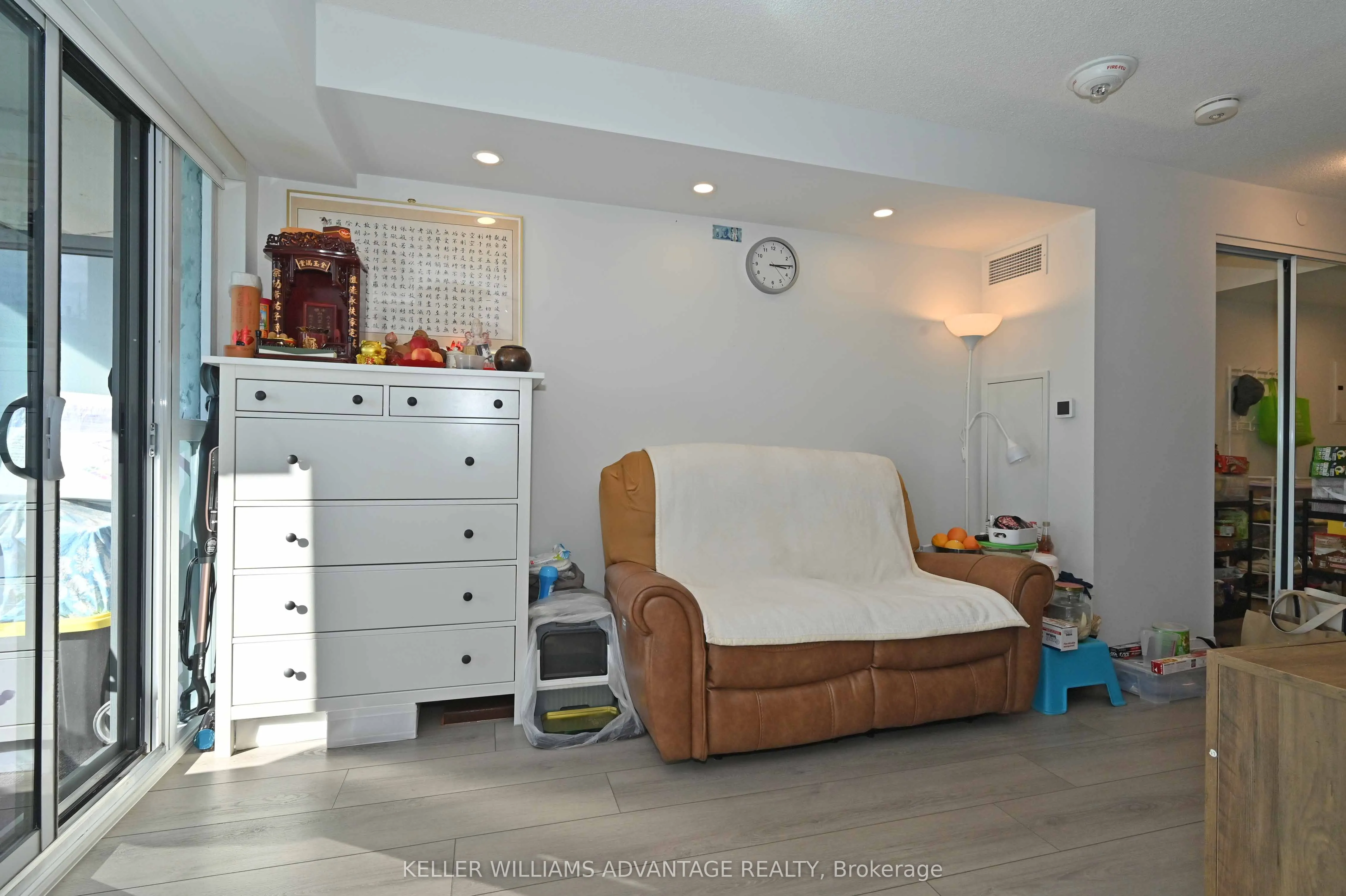 20 Meadowglen Place, #728