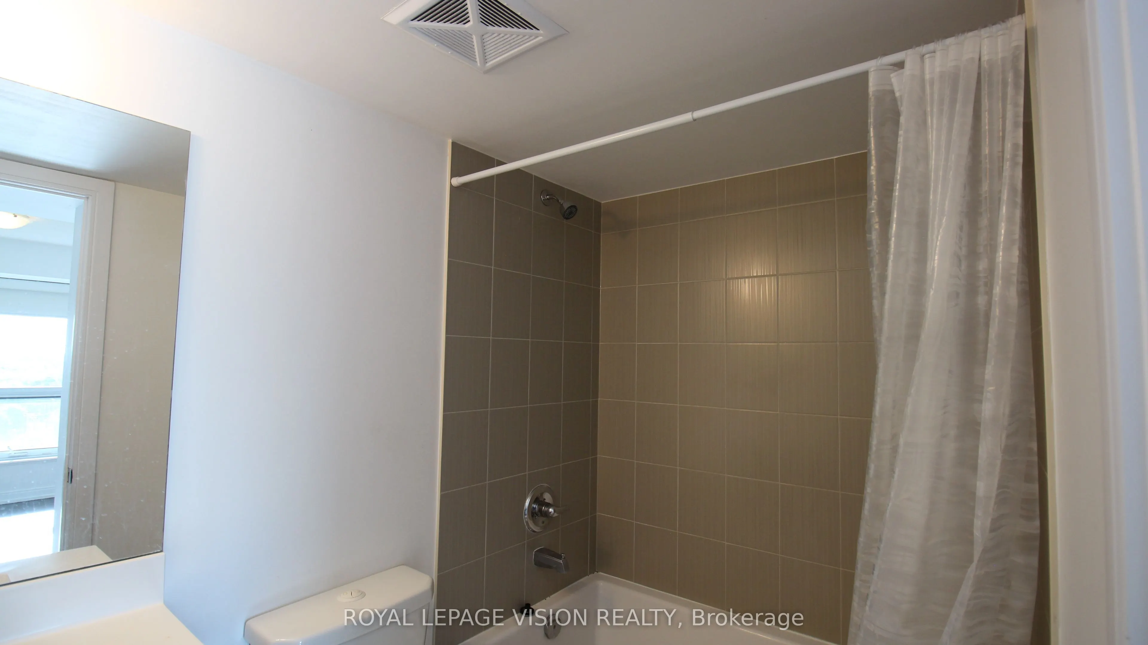 255 Village Green Square, #1106