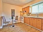702 Brock Street S