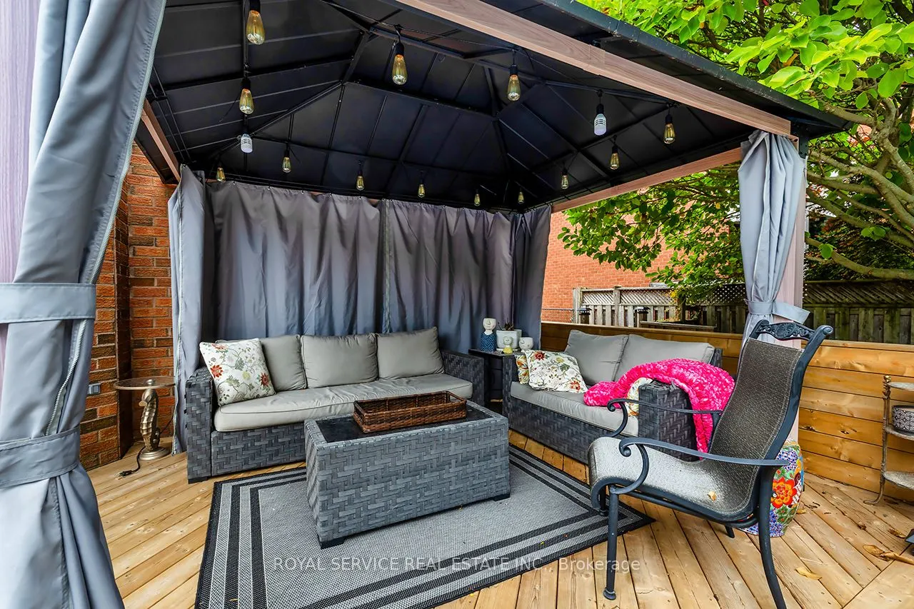 55 White Cliffe Drive