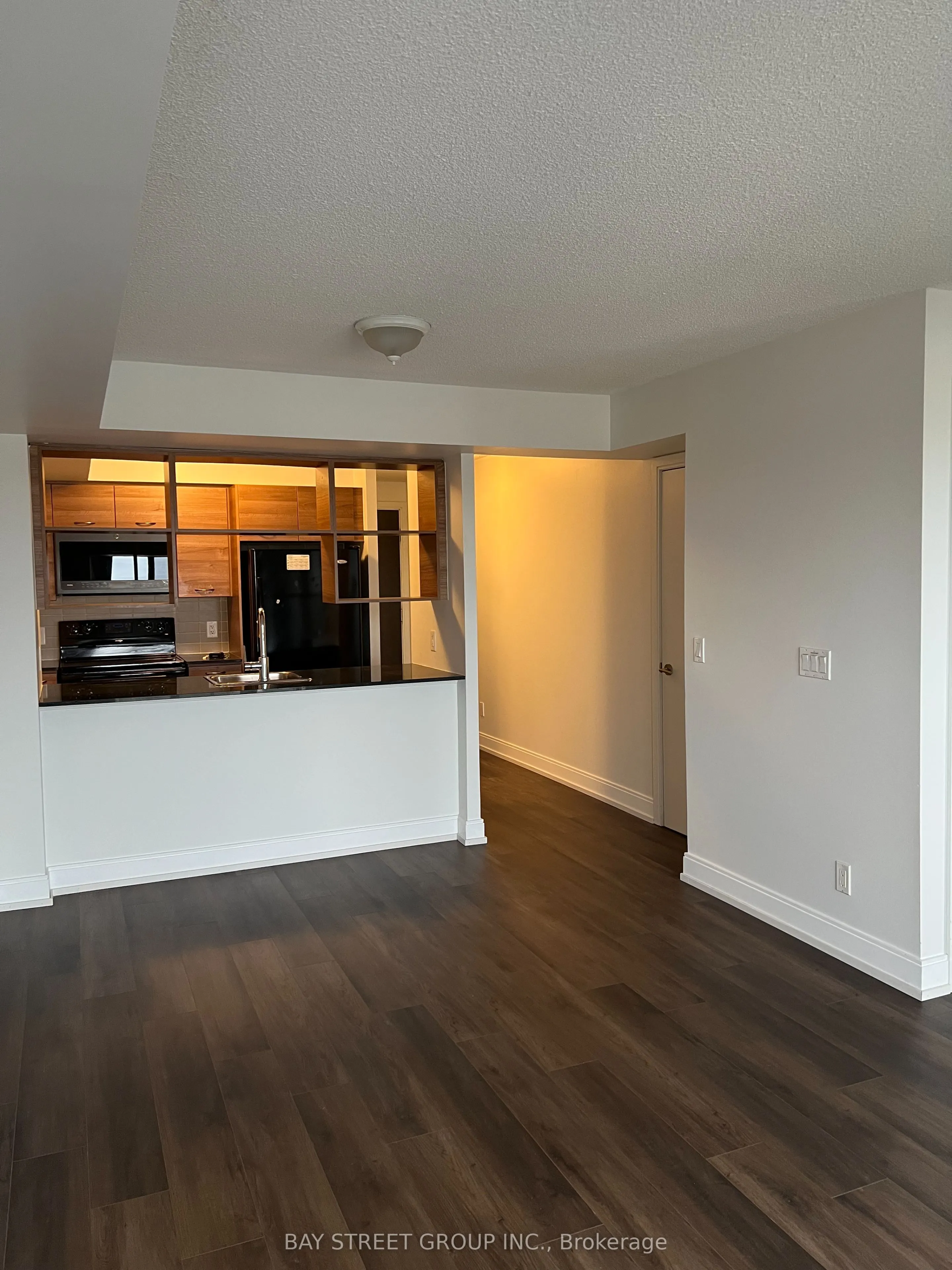 135 Village Green Square, #825