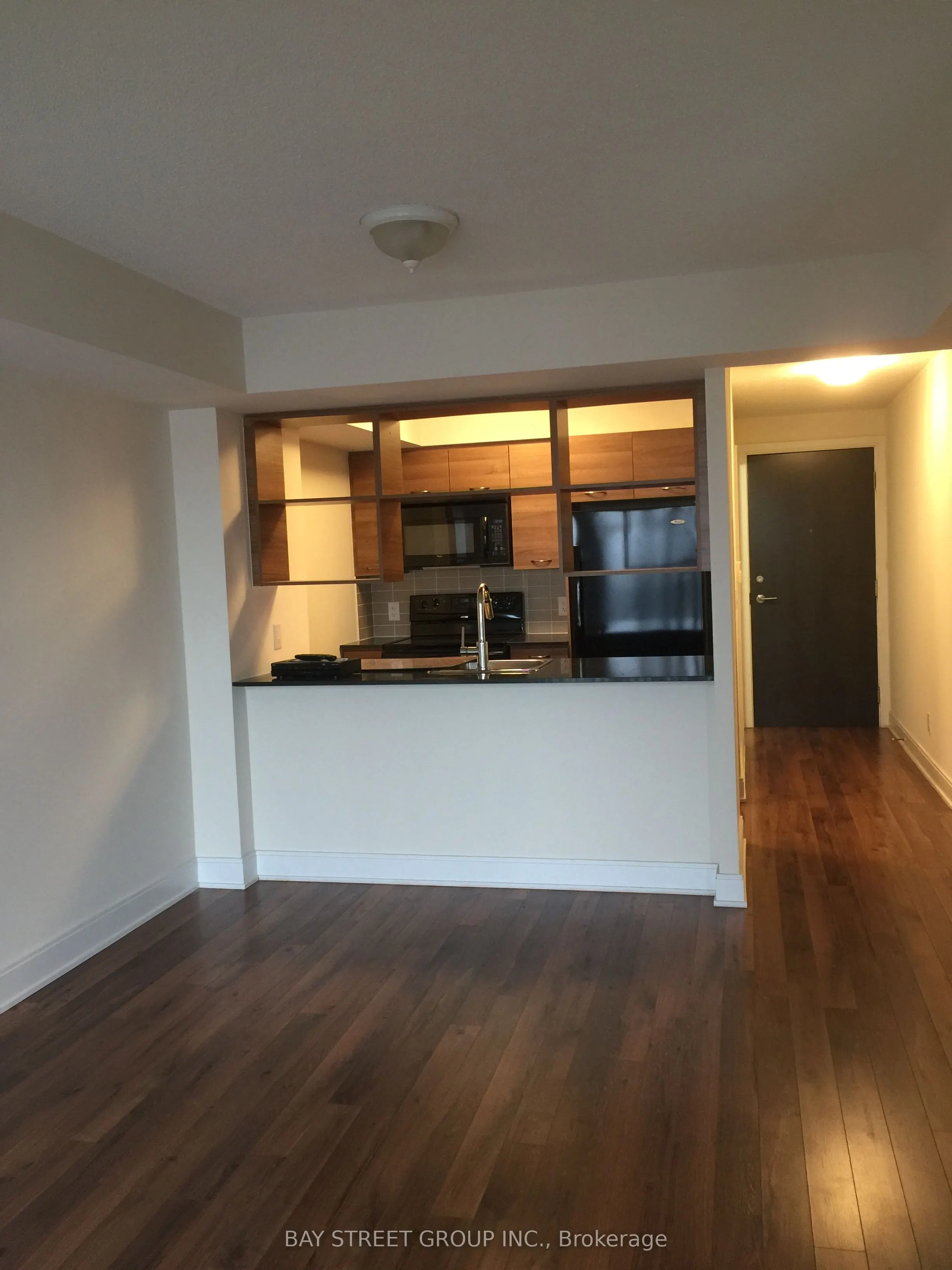 135 Village Green Square, #825
