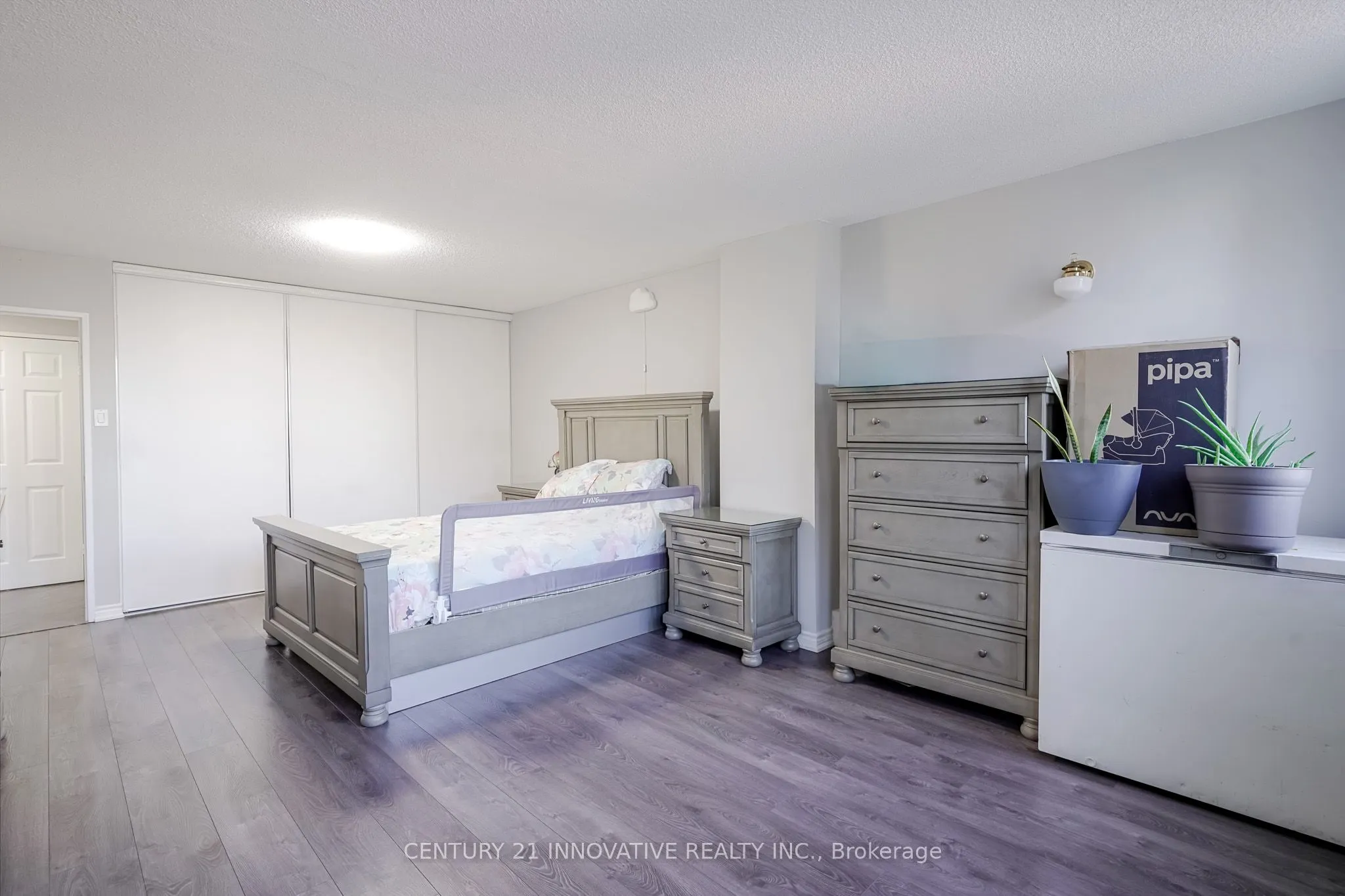 5580 Sheppard Avenue E, #205