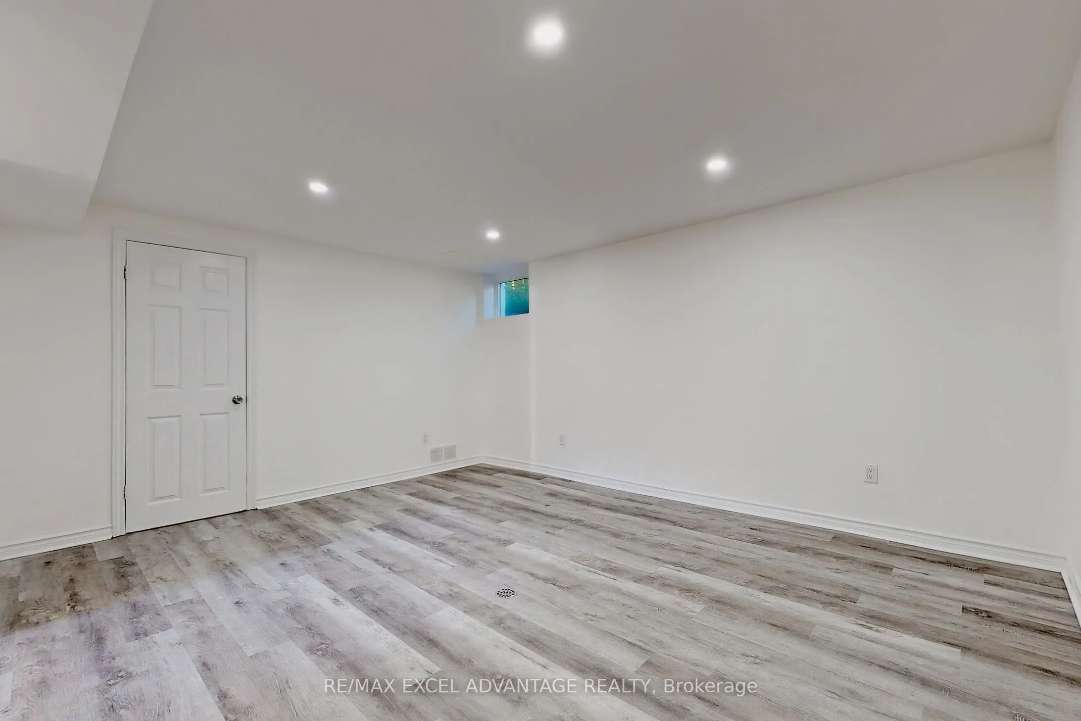 392 Humewood Avenue, #Lower