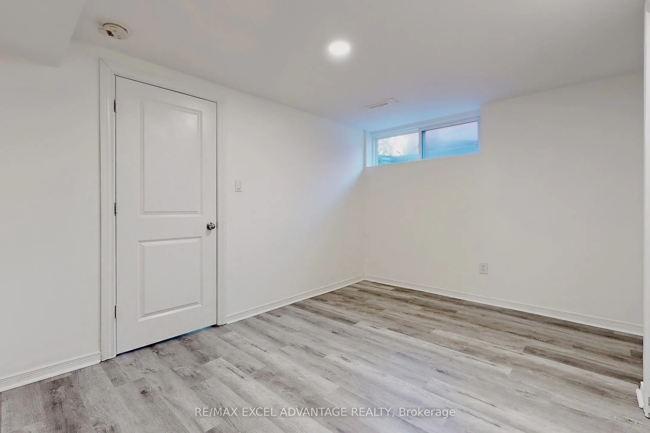 392 Humewood Avenue, #Lower