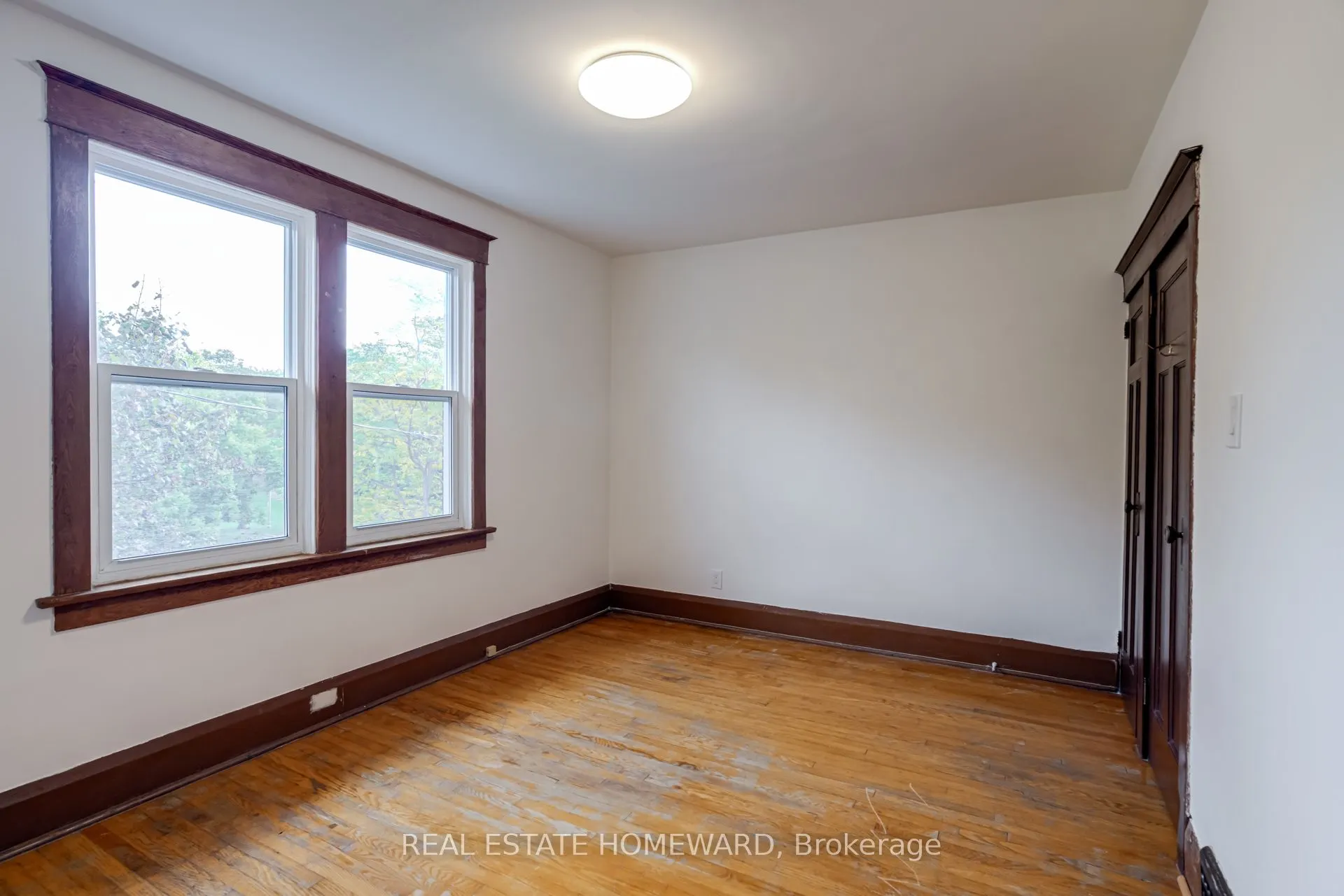 106 West Lynn Avenue
