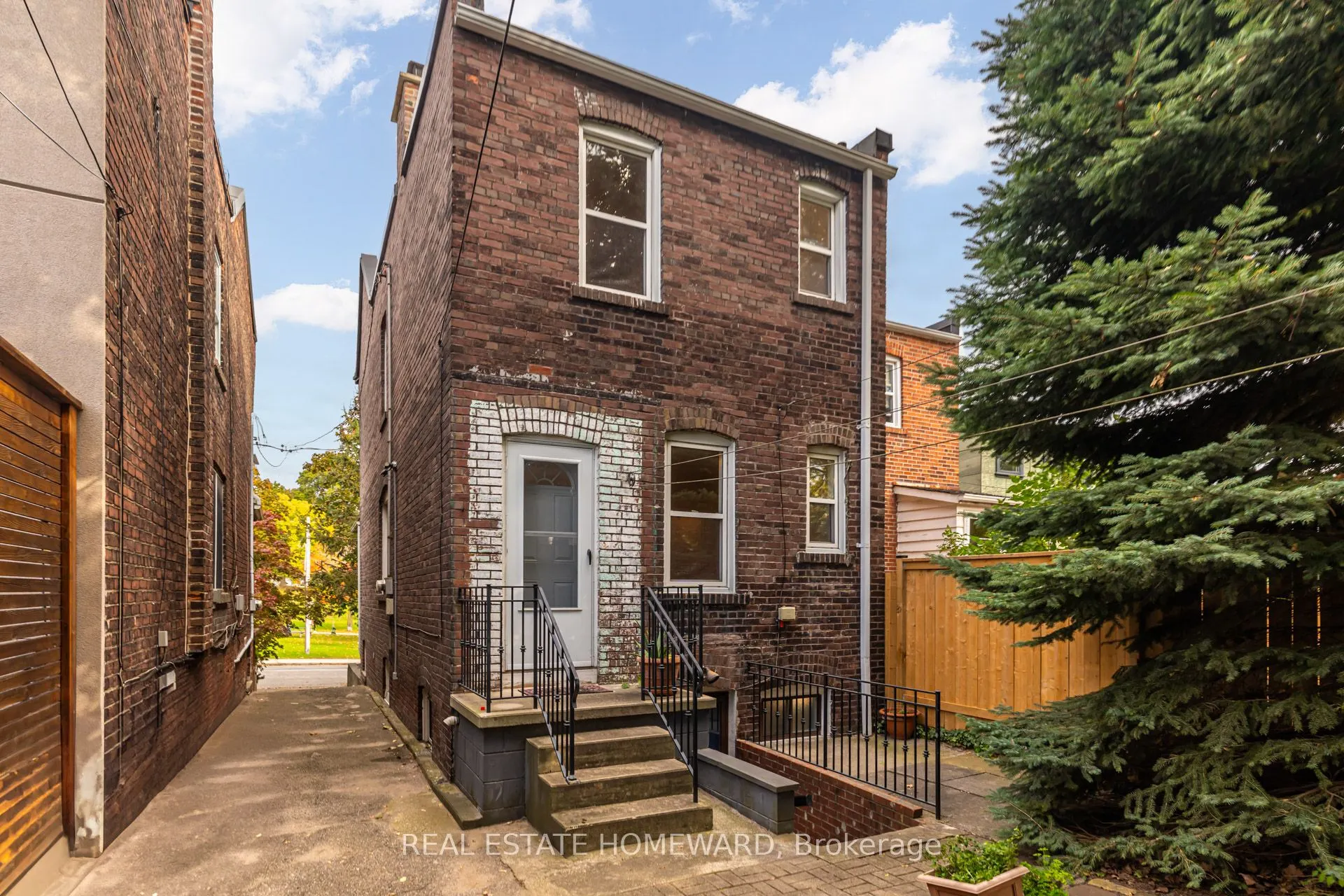 106 West Lynn Avenue