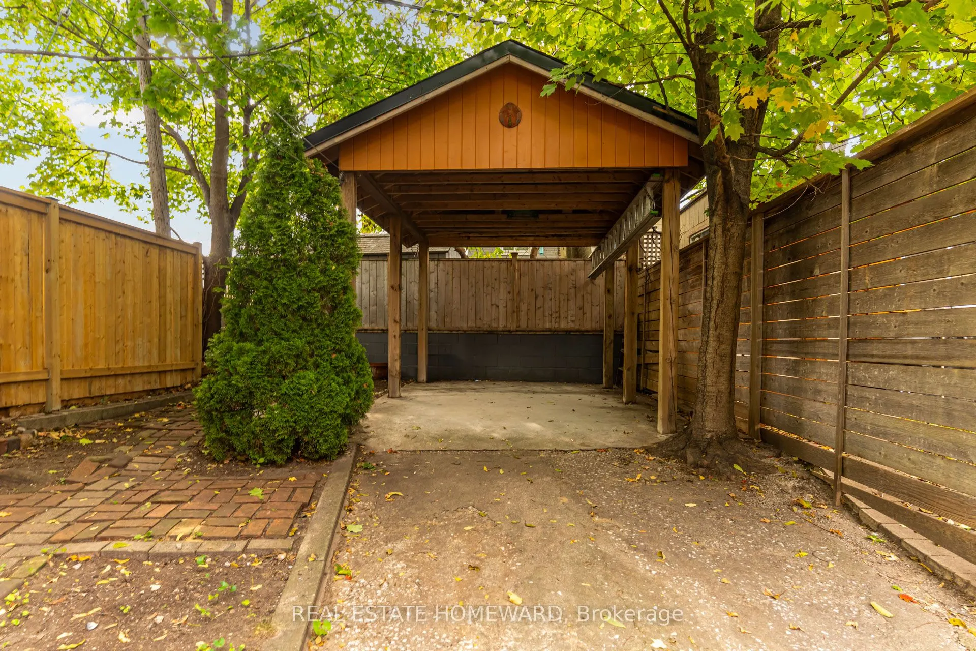 106 West Lynn Avenue