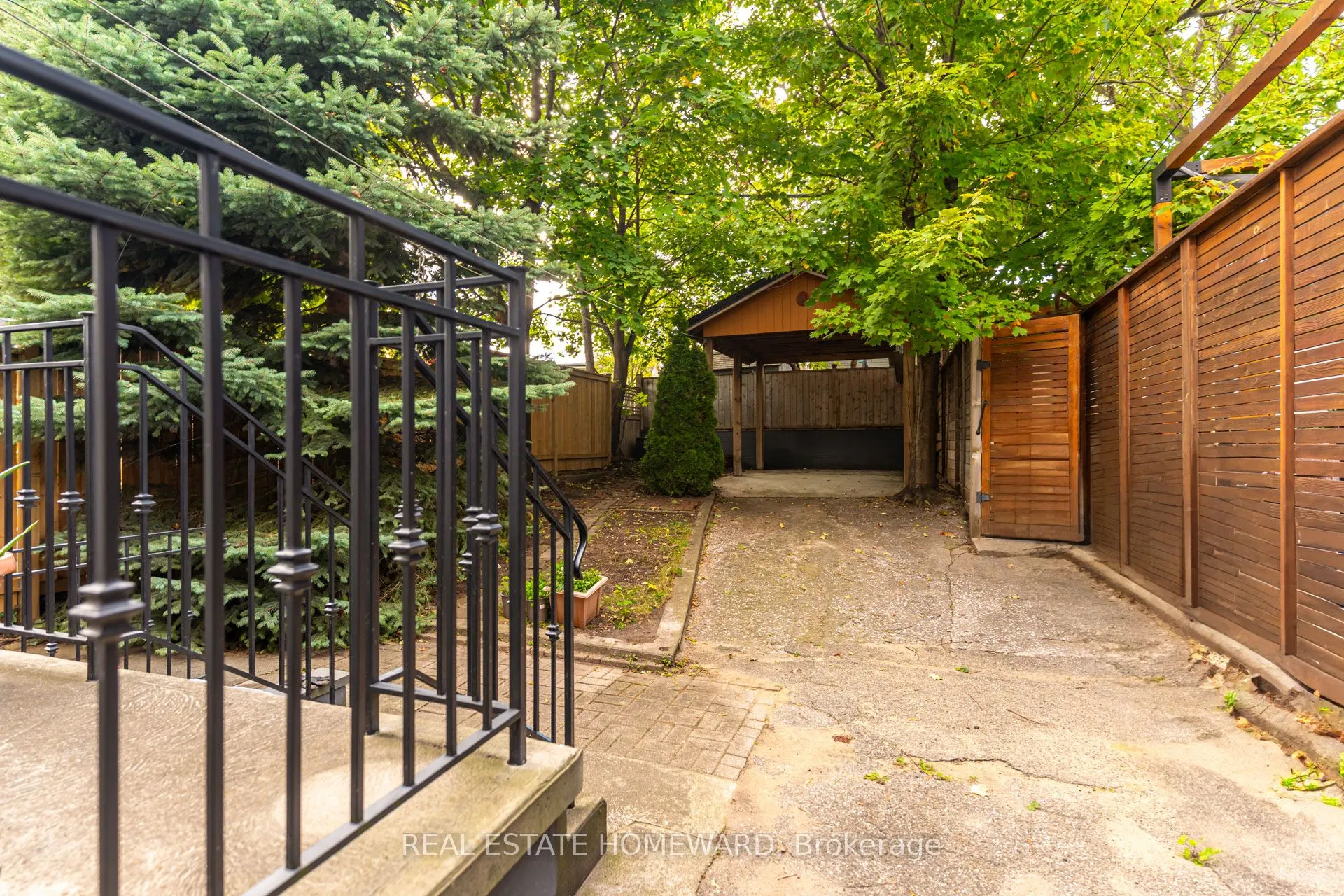 106 West Lynn Avenue