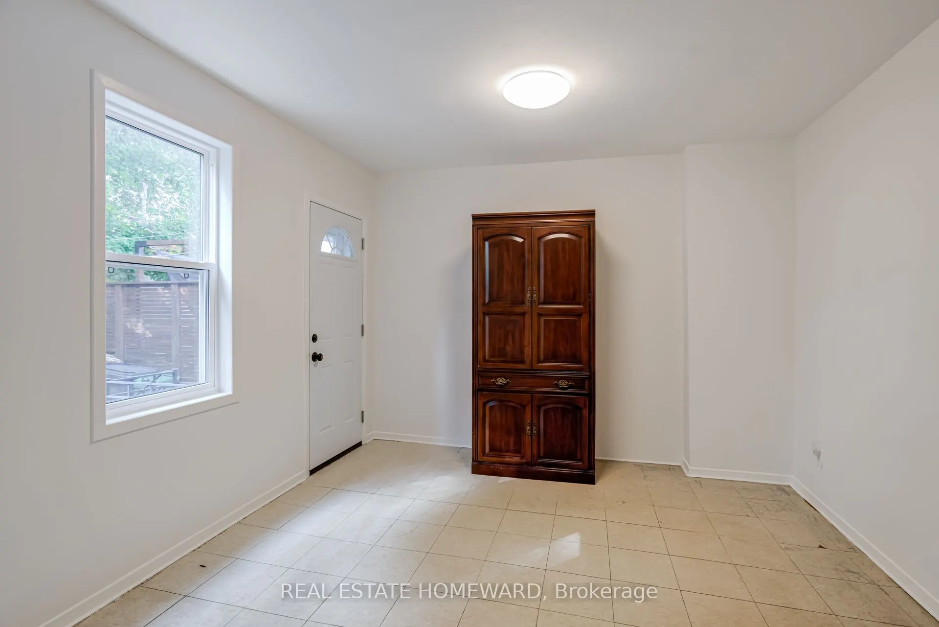 106 West Lynn Avenue