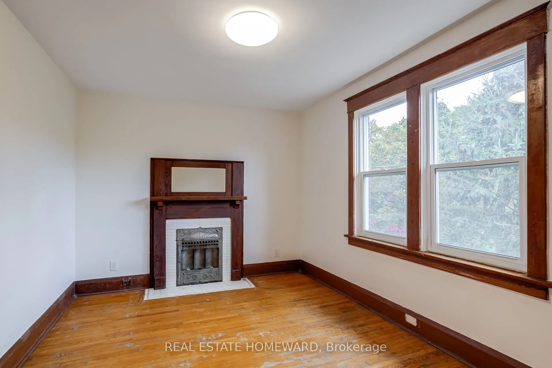 106 West Lynn Avenue