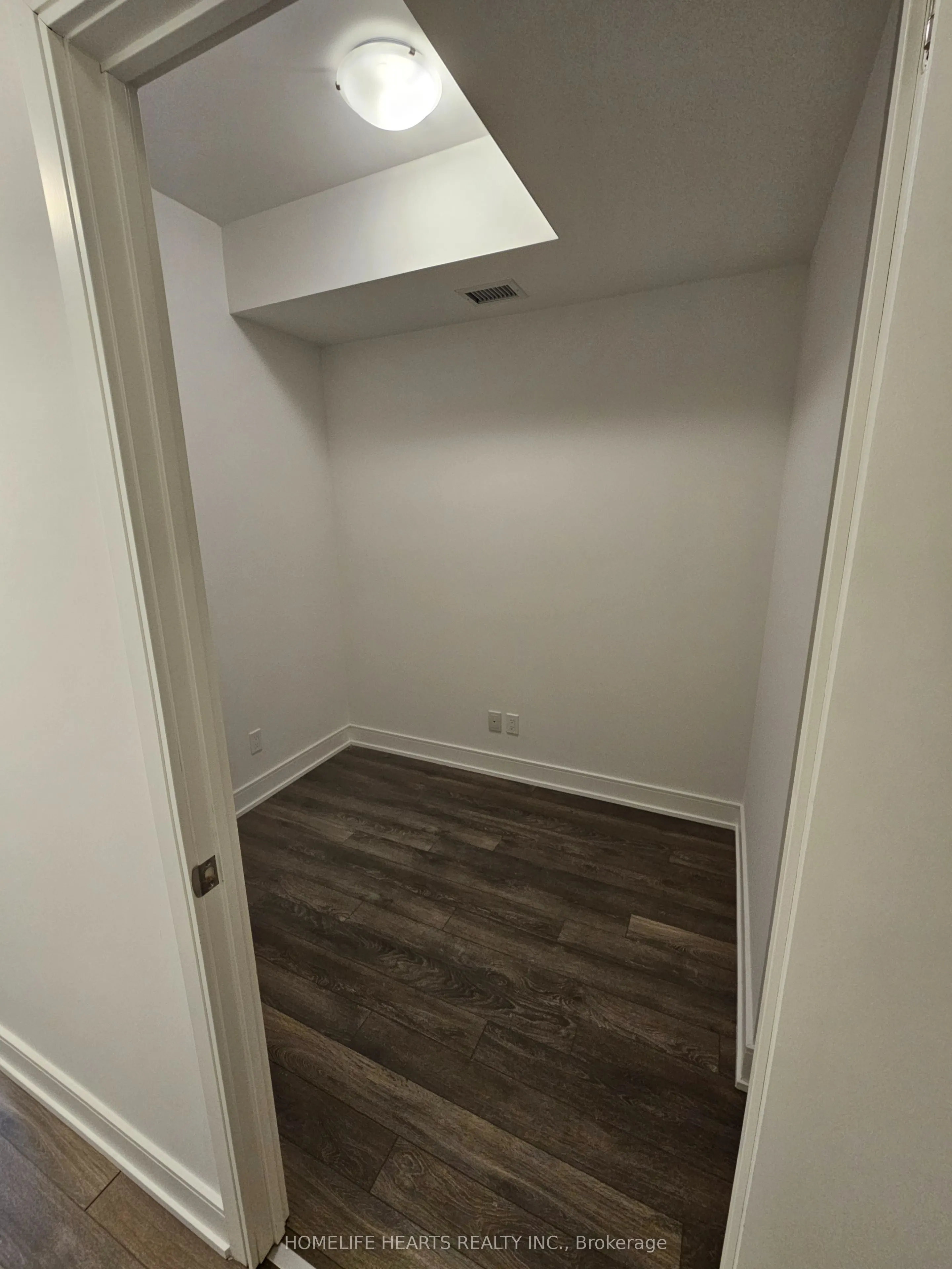 1350 Ellesmere Road, #507