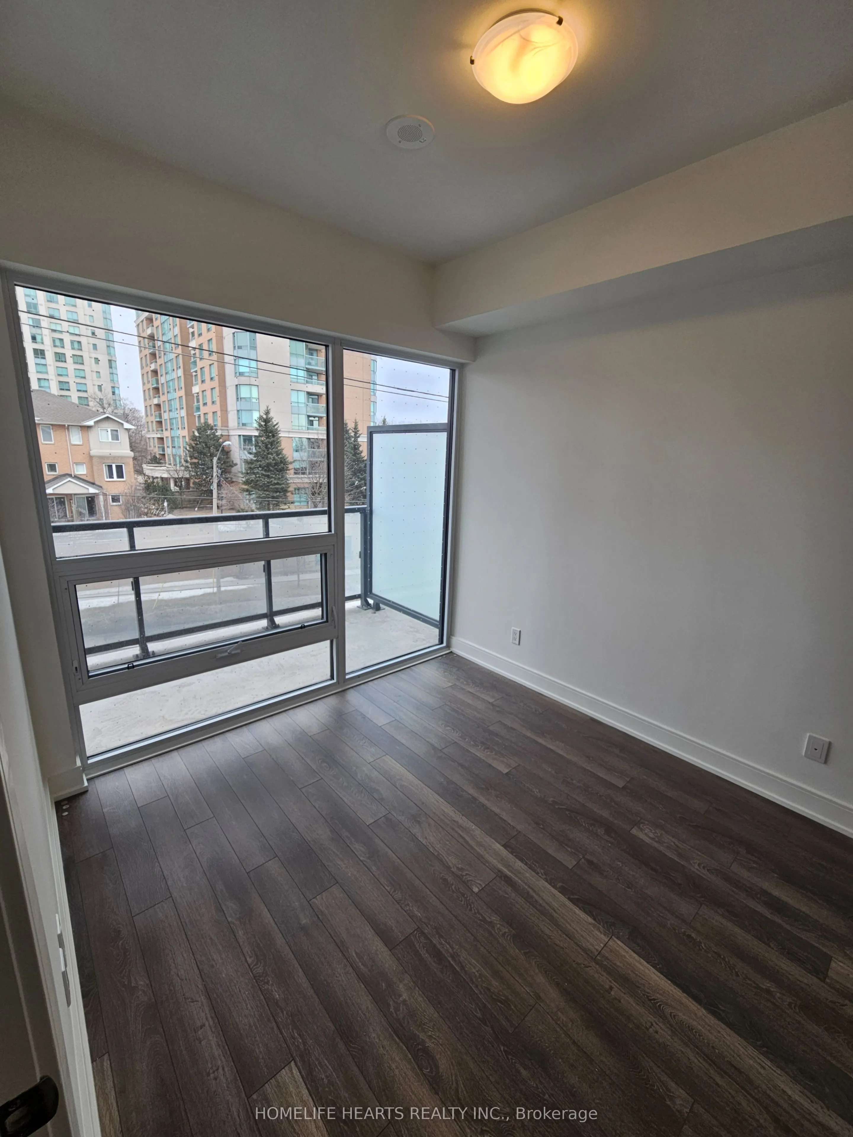 1350 Ellesmere Road, #507