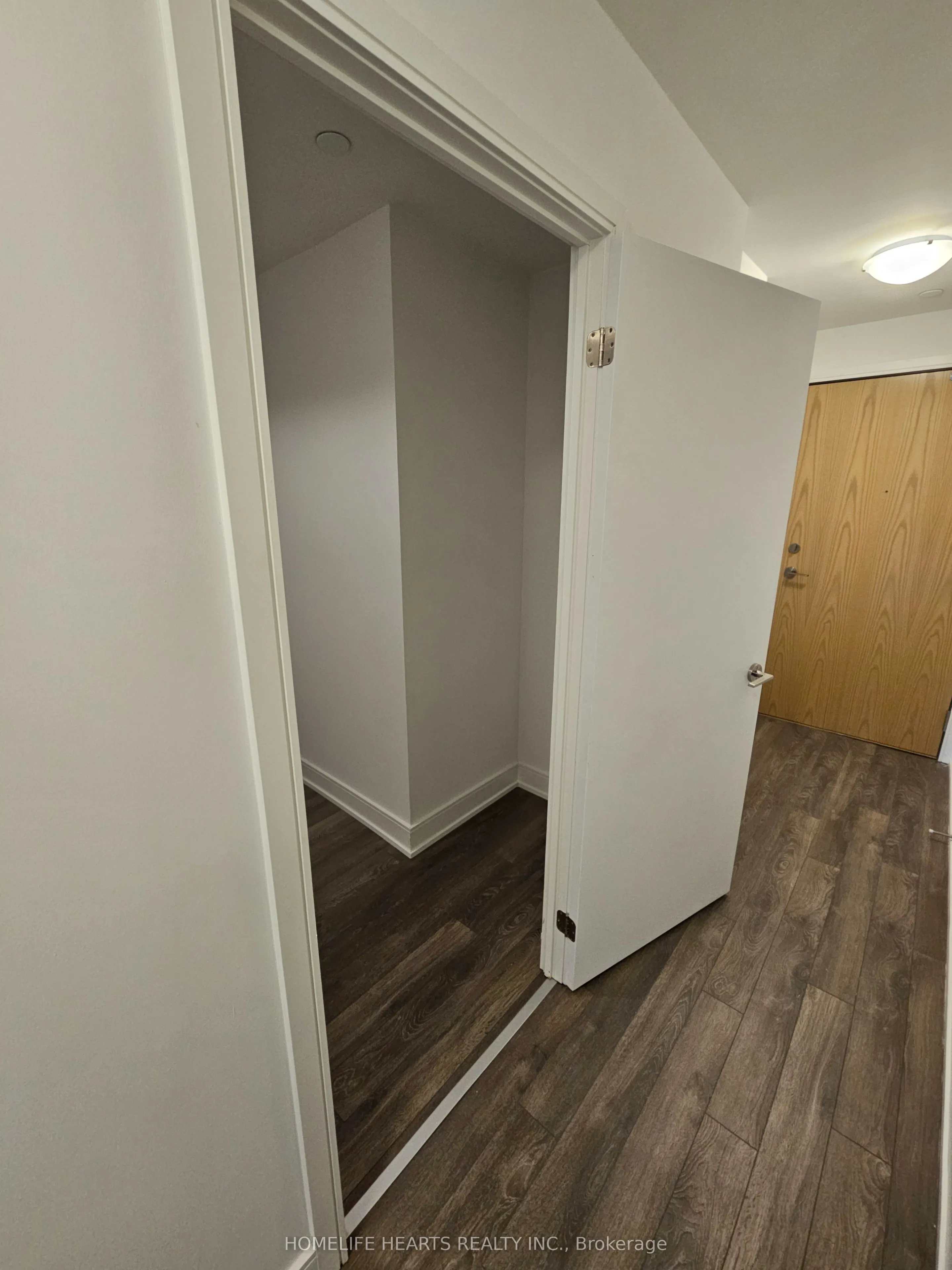 1350 Ellesmere Road, #507