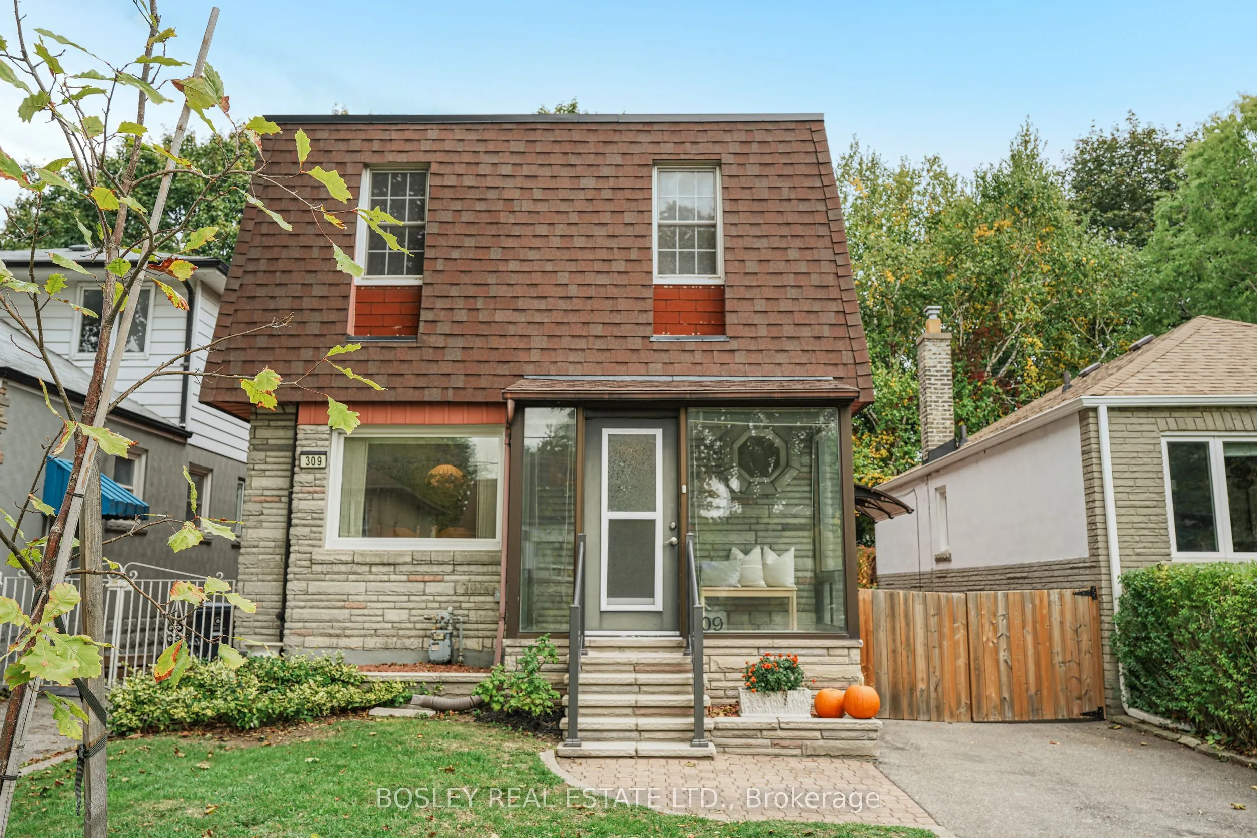309 Warden Avenue