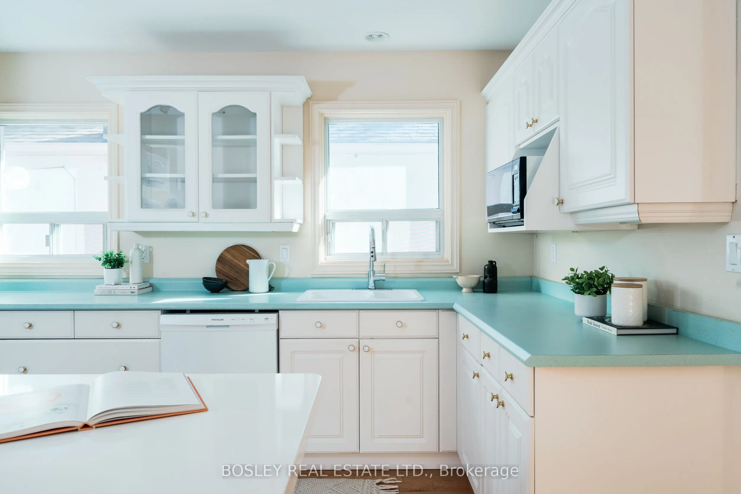 309 Warden Avenue